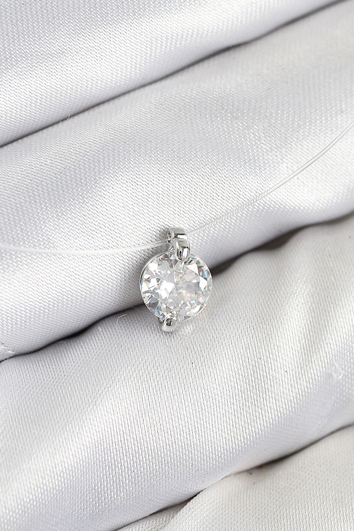 Tegan Misineli Zirkon Taşlı Model Gümüş Renk Hayalet Kolye TG27BKO10505