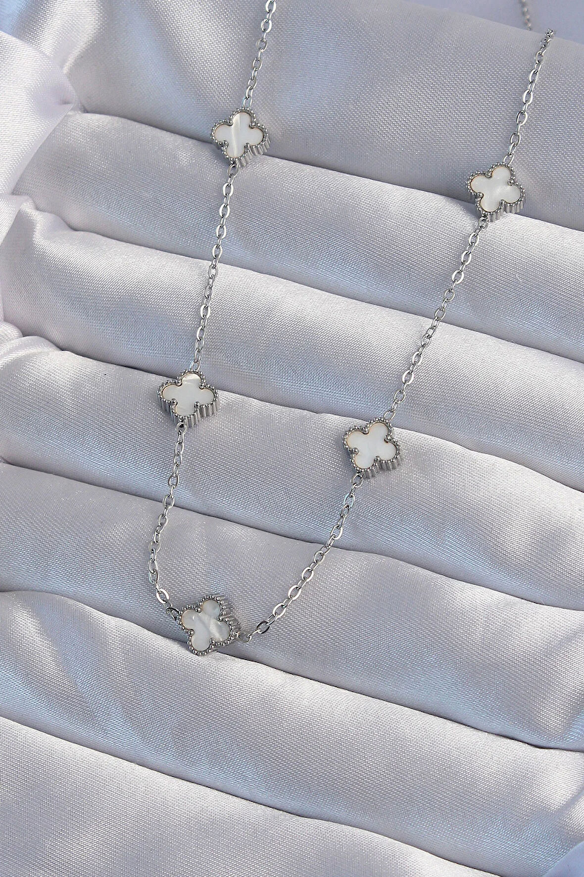 Tegan 316L Çelik Gümüş Renk Minimal Beyaz Sedefli Yonca Kolye TG27BKO9001