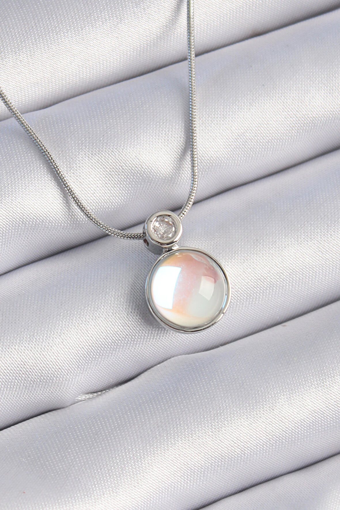 Tegan 316L Çelik Gümüş Renk Beyaz Sedefli Vintage Model Kadın Kolye TG27BKO9327