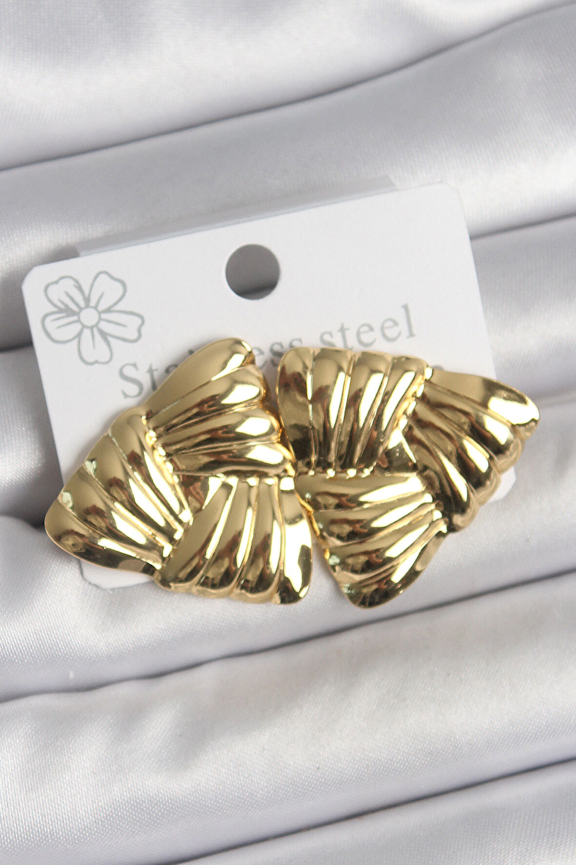 Tegan 316 Çelik Gold Renk İşlemeli Üçgen Model Kadın Küpe TG27BKP10524