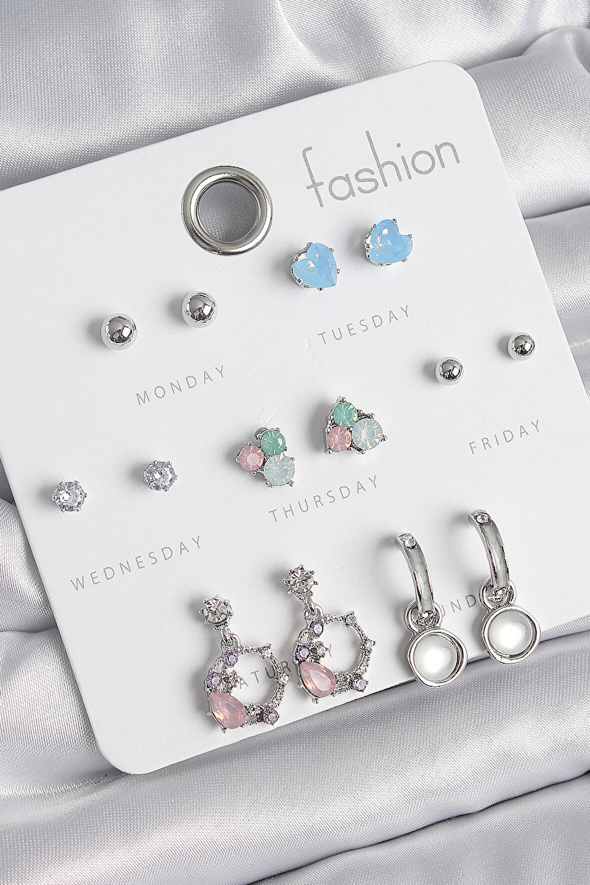 Tegan Pirinç Gümüş Renk Zirkon Taşlı Sallantı Halka Model Çiçek Detay 7 Çift Kadın Küpe Seti TG27BKP10545