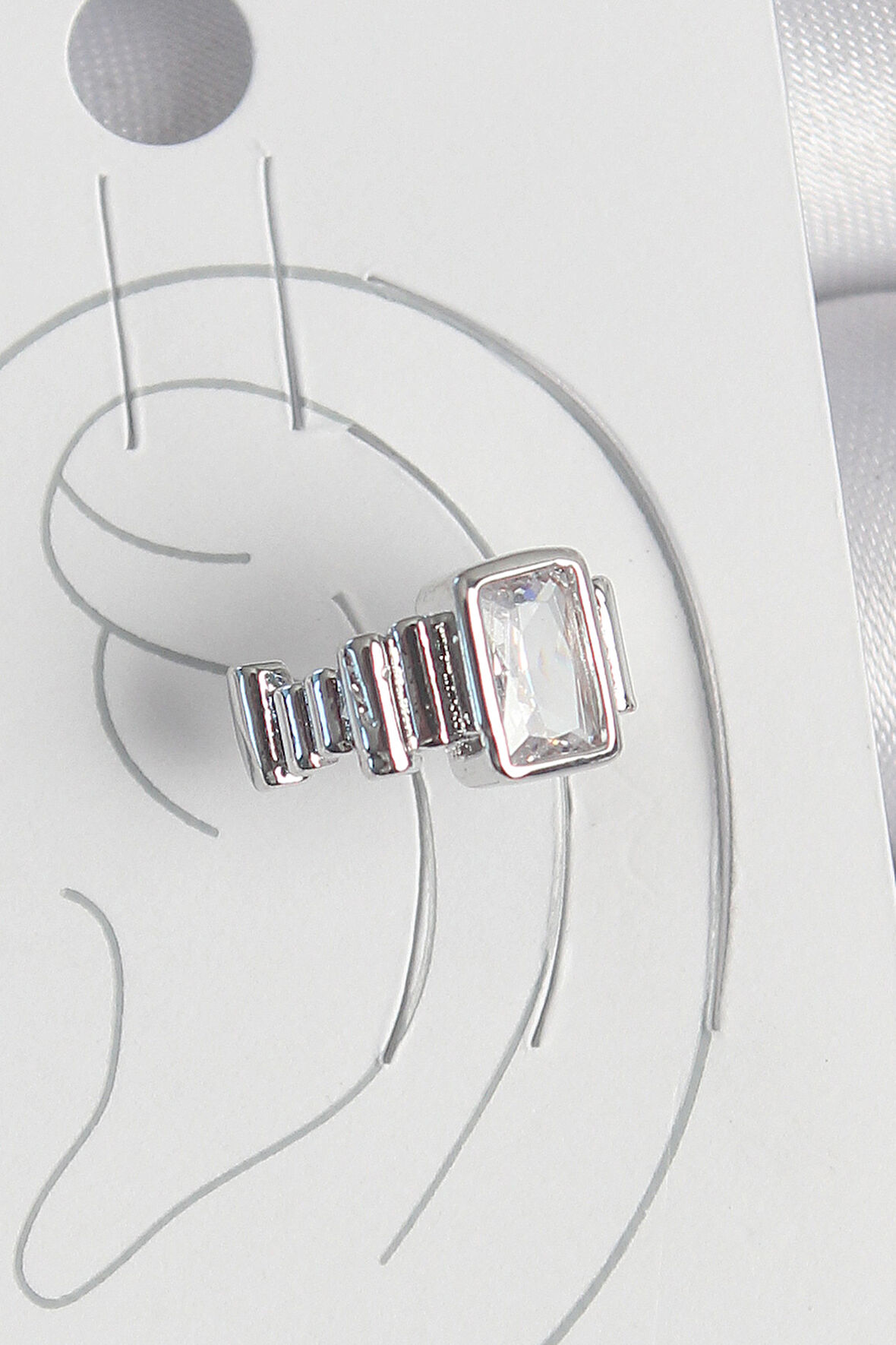 Tegan Pirinç Gümüş Renk Kare Zirkon Taşlı Kadın Kıkırdak Model Küpe TG27BKP10560