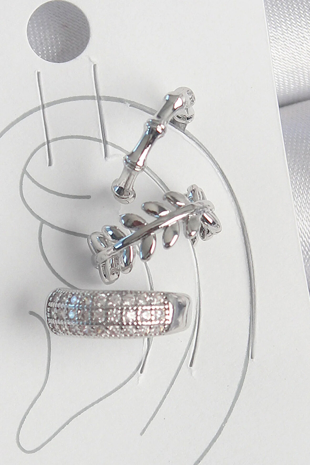 Tegan Pirinç Gümüş Renk Zirkon Taşlı 3'Lü Model Yaprak Figür Kadın Kıkırdak Küpe TG27BKP10564