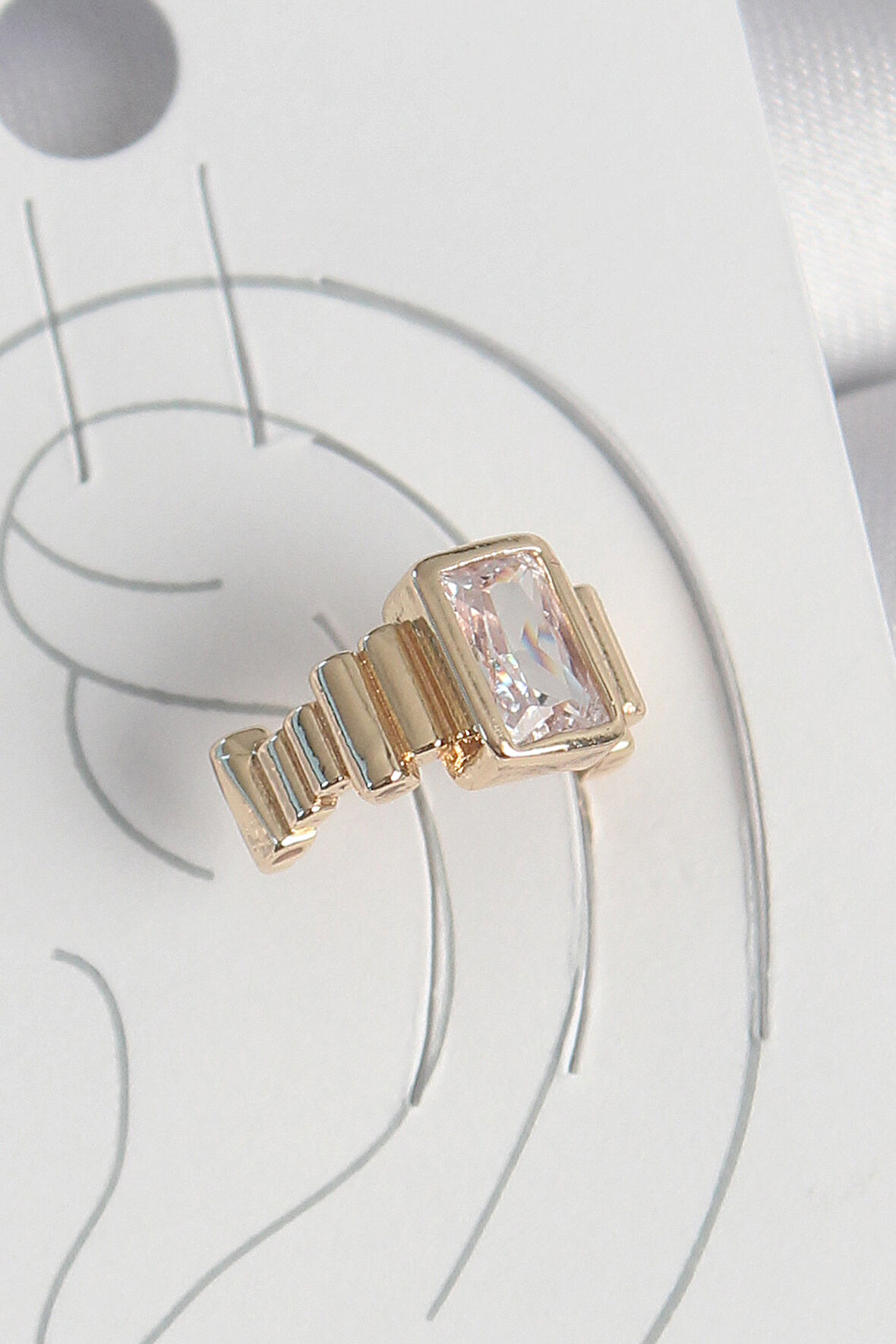 Tegan Pirinç Gold Renk Kare Zirkon Taşlı Kadın Kıkırdak Küpe TG27BKP10586