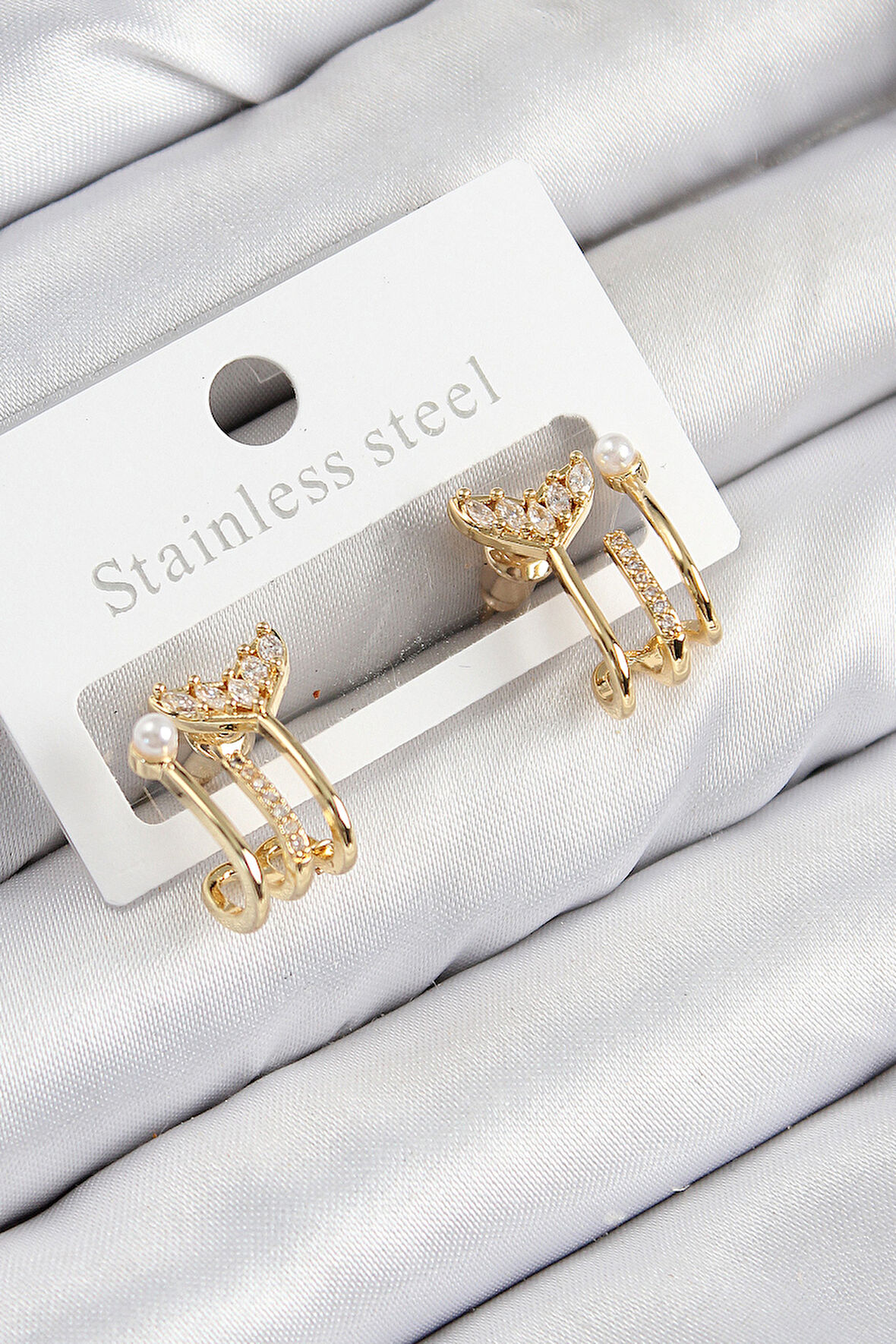 Tegan Pirinç Zirkon Taşlı İnci Detaylı Balık Kuyruğu Model Gold Renk Kadın Küpe TG27BKP11093