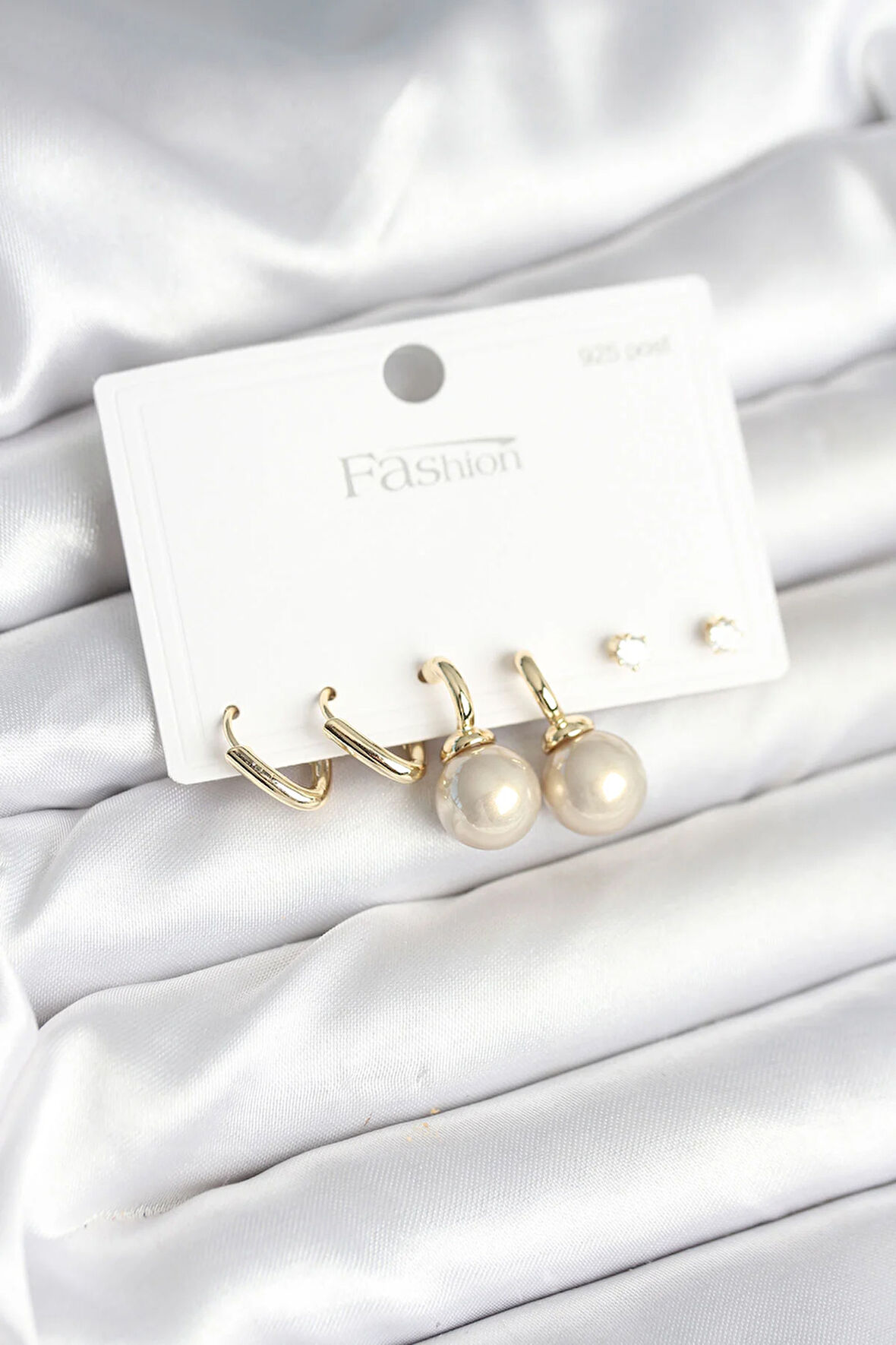 Tegan Pirinç Gold Renk İnci Detaylı 925 Gümüş Çivili Kadın Küpe Seti TG27BKP11253