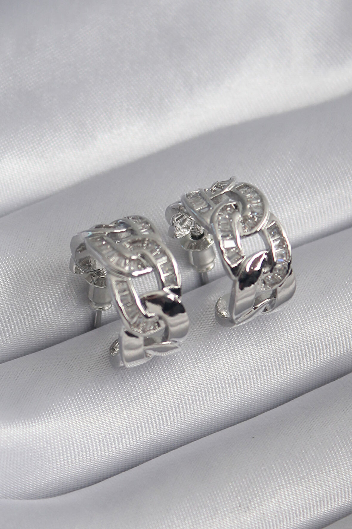 Tegan Pirinç Gümüş Renk Zirkon Taşlı Zincir Model Kadın Küpe TG27BKP9793