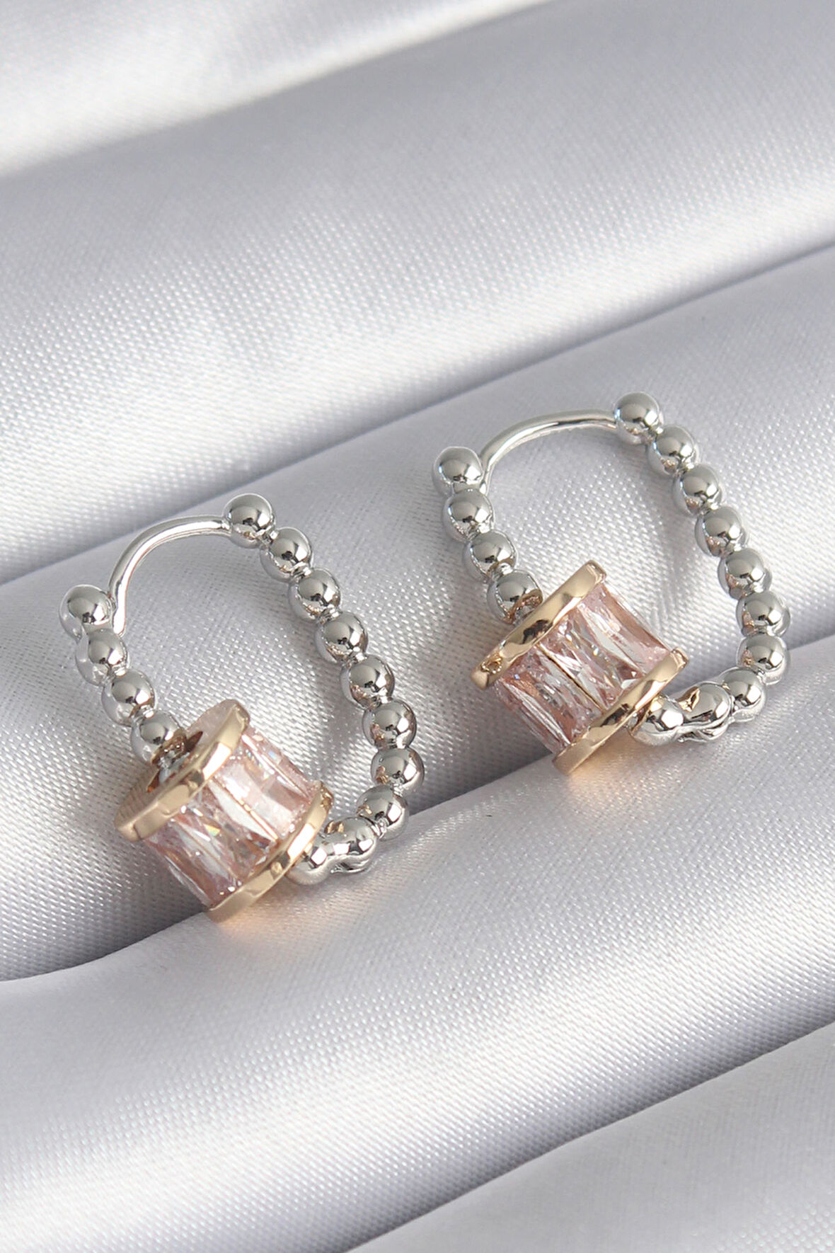 Tegan Pirinç Gümüş Renk Top Model Gold Renk Zirkon Taşlı Kadın Küpe TG27BKP8494