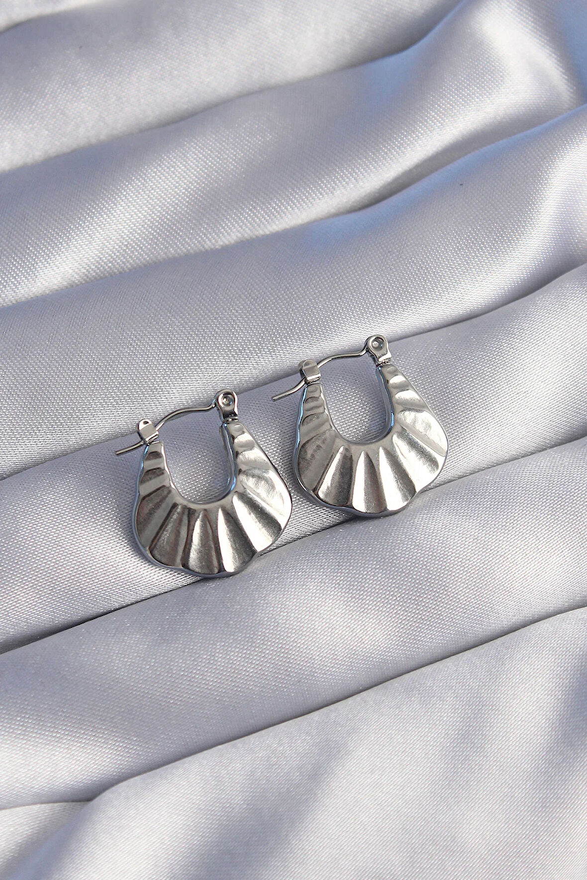 Tegan 316L Çelik Gümüş Renk Kabartmalı Görünüm Küpe TG27BKP9046