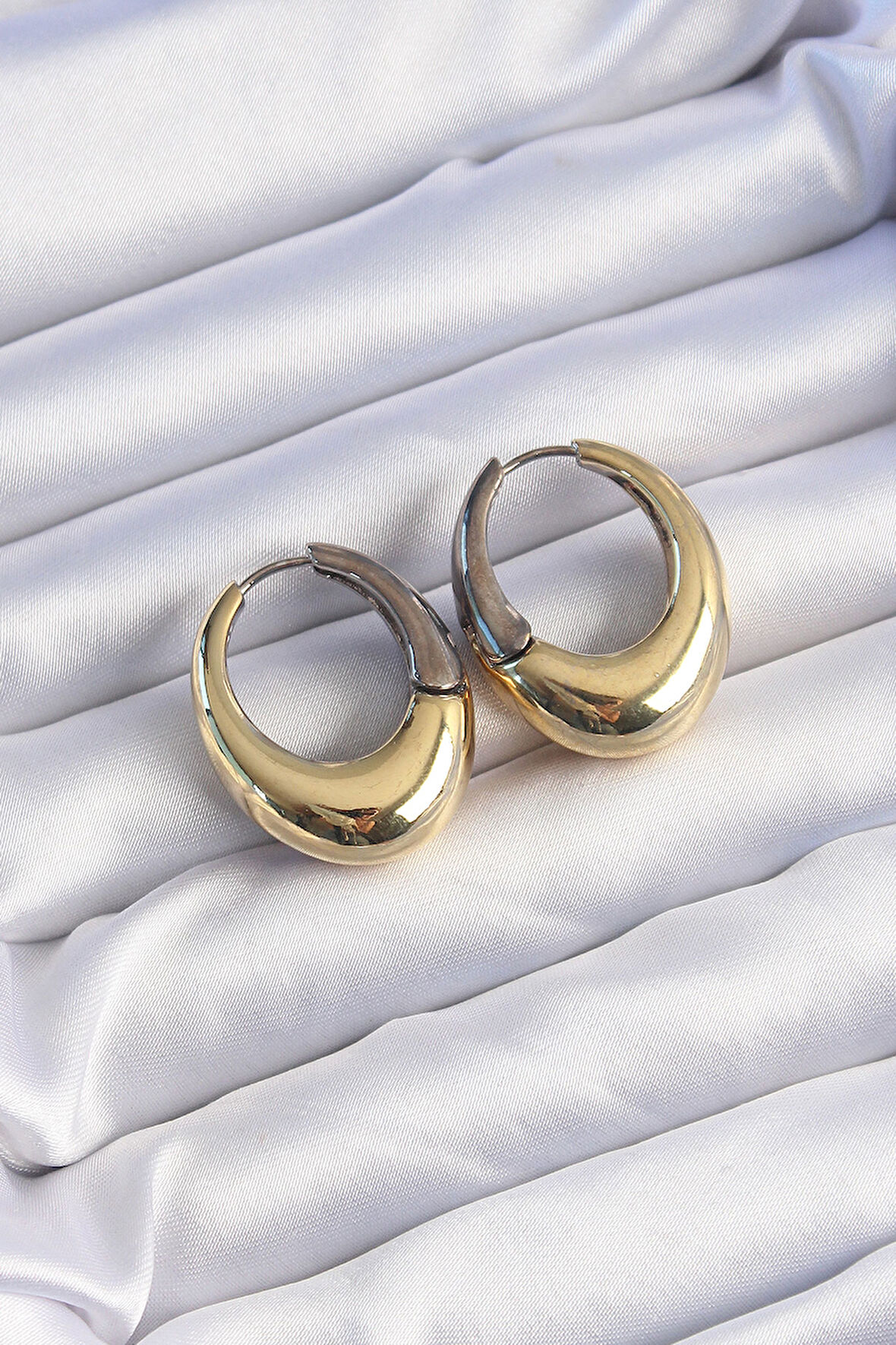 Tegan Pirinç Gold Gümüş Renkli Oval Bombeli Küpe TG27BKP9221