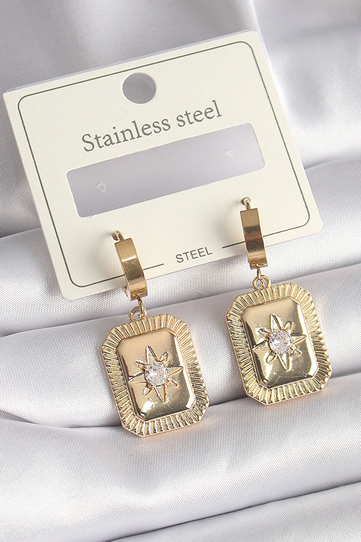 Tegan 316L Çelik Gold Renk Zirkon Taşlı Yıldız İşlemeli Kadın Küpe TG27BKP9708