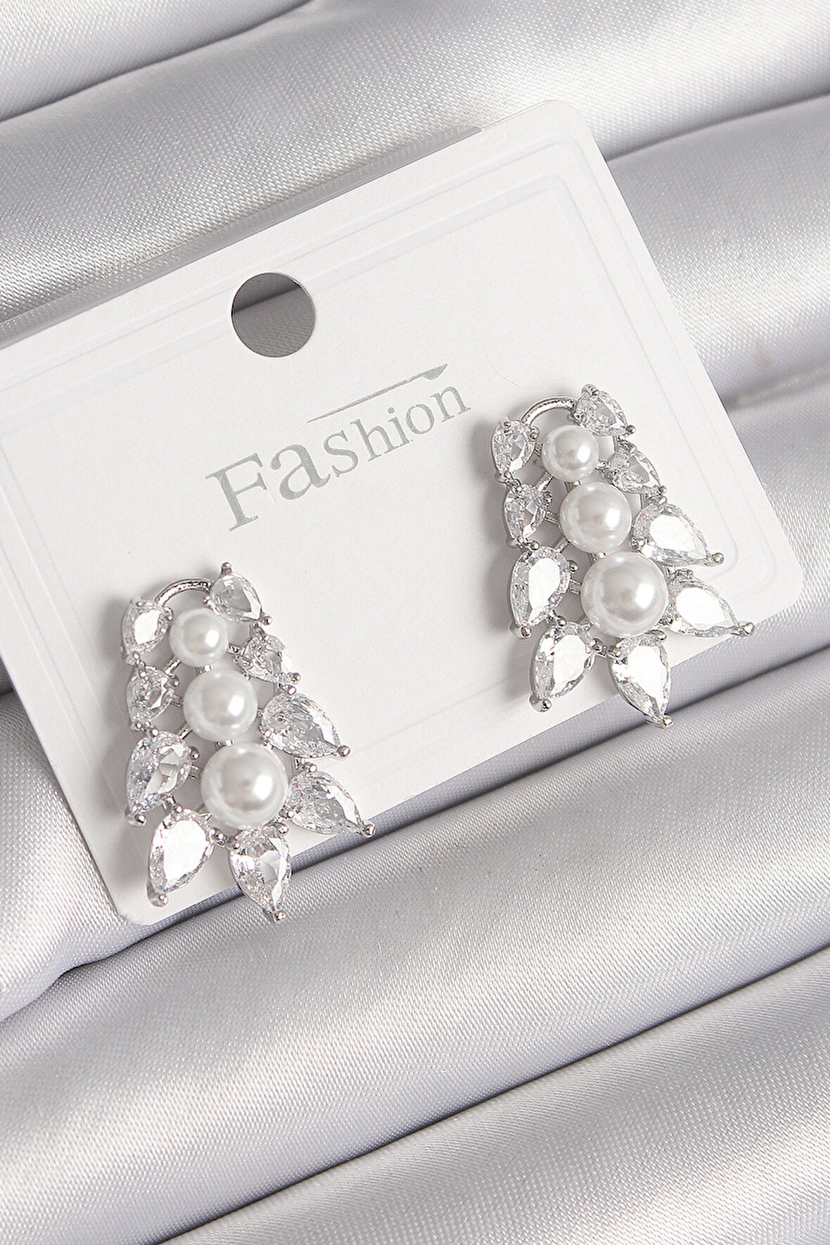 Tegan Pirinç Gümüş Renk Zirkon Taşlı Yaprak Model İnci Detay Kadın Küpe TG27BKP9799