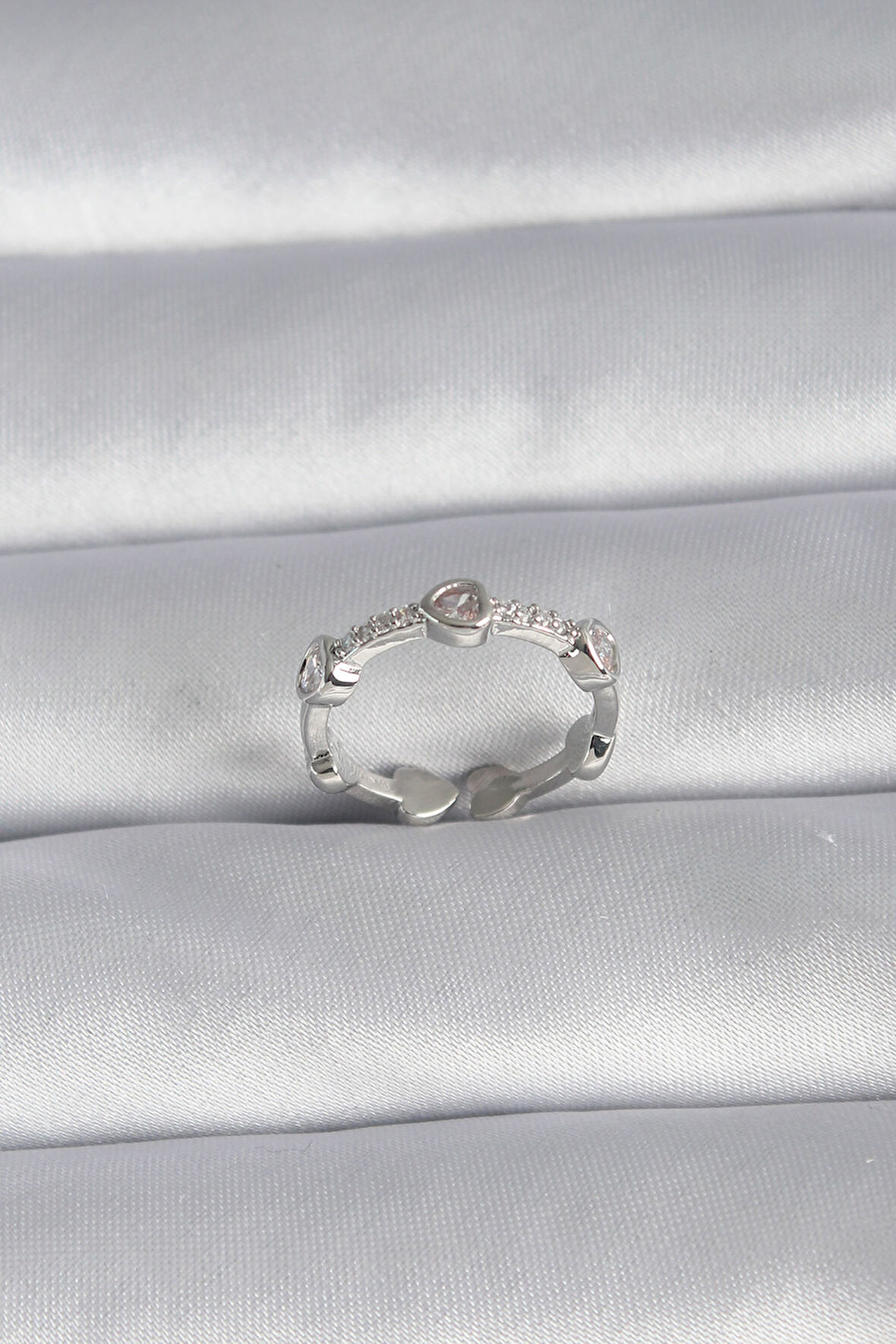 Tegan Pirinç Gümüş Renk Kalp Model Zirkon Taş Detay Kadın Yüzük TG27BYK3005