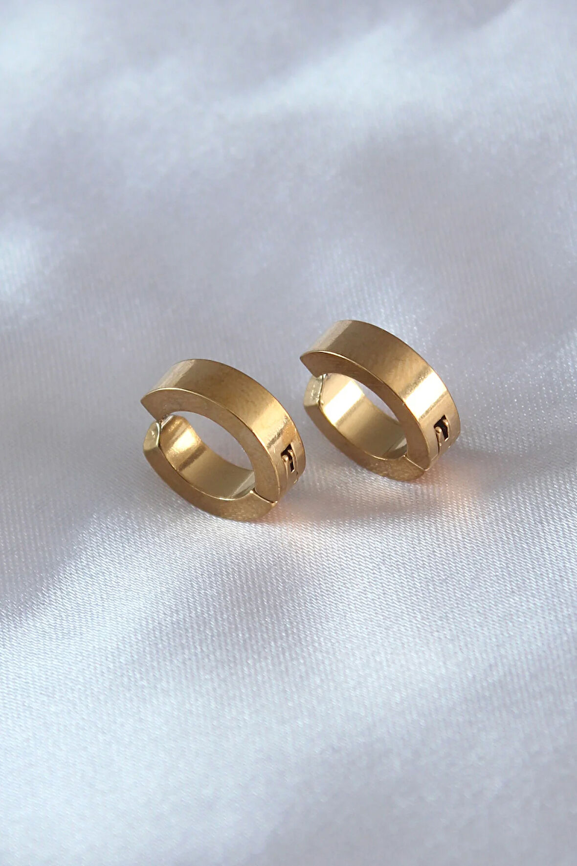 Tegan 316L Çelik Gold Renk Sıkıştırmalı Erkek Küpe TG27EKP278