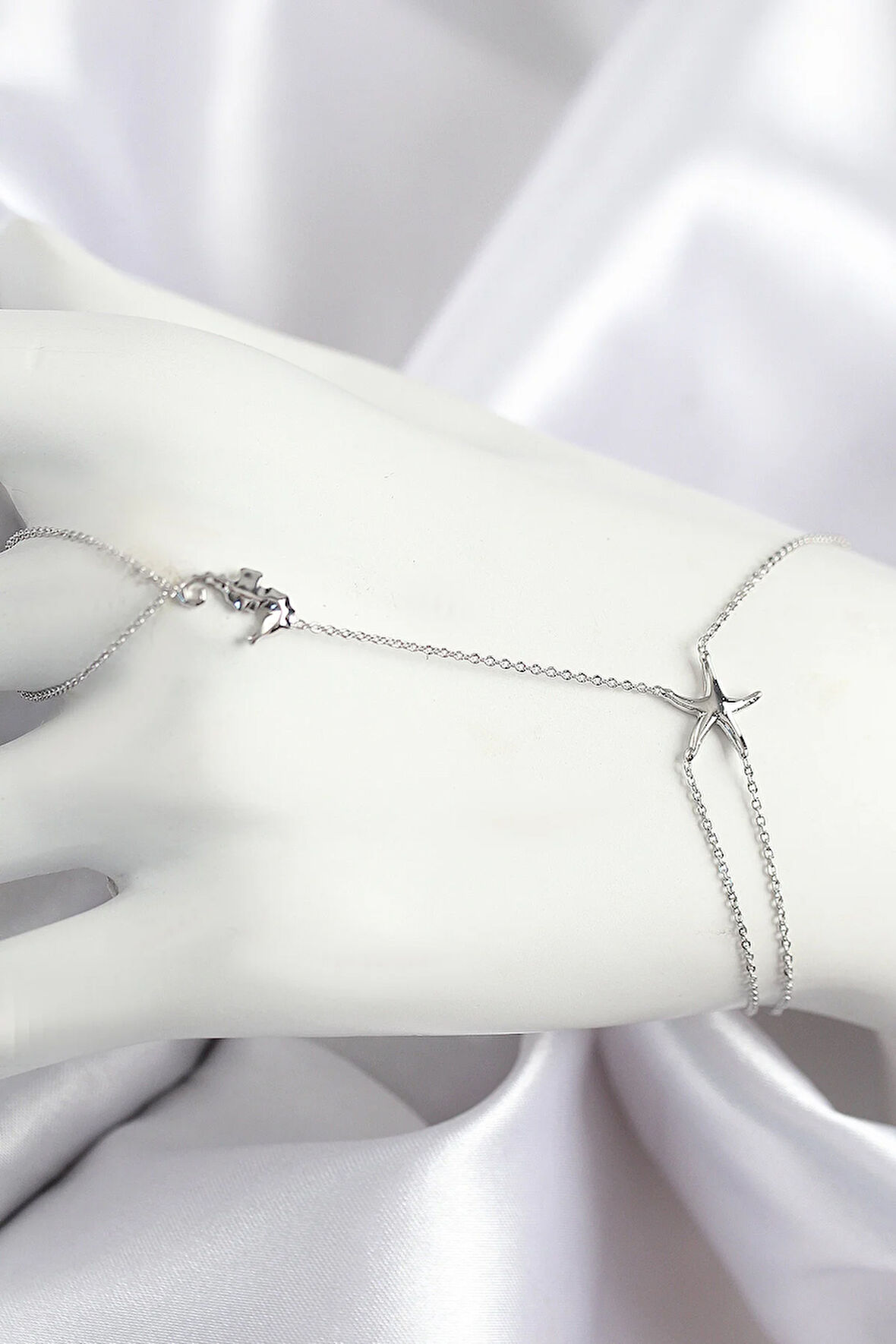 Tegan Pirinç Zirkon Taşlı Deniz Atı Ve Yıldız Model Gümüş Renk Şahmeran TG27SN712