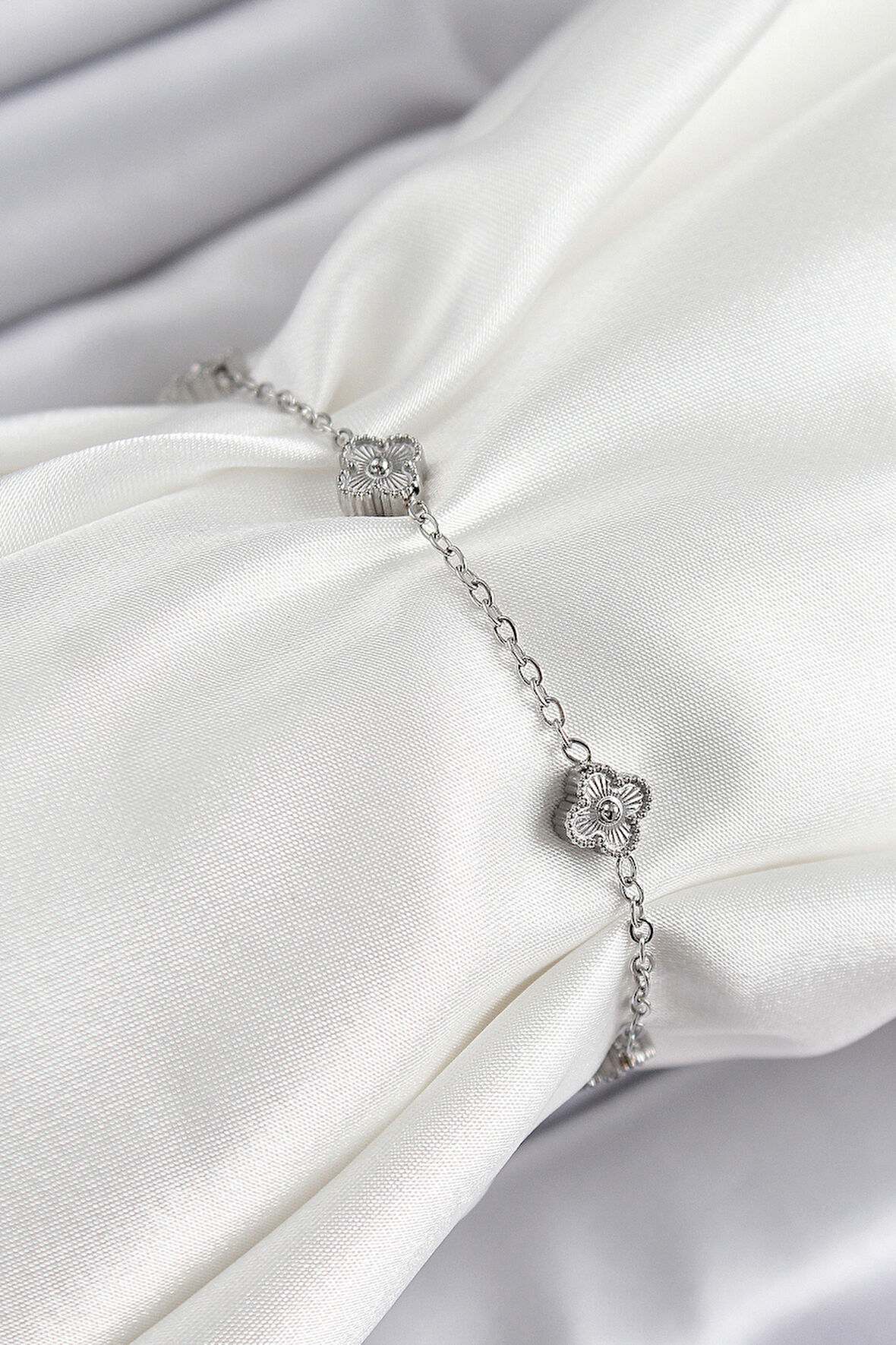 316L Çelik Yonca Model Gümüş Renk Kadın Bileklik - TJ-BB7362