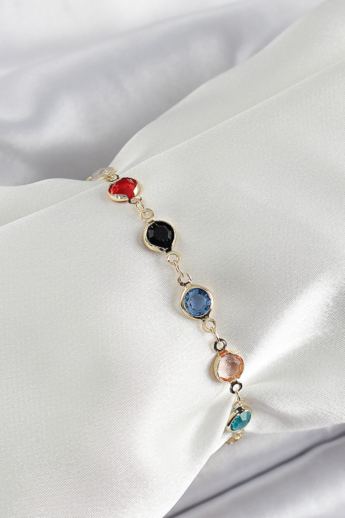 Pirinç Asorti Model Gold Renk Zirkon Taşlı Kadın Bileklik - TJ-BB7039