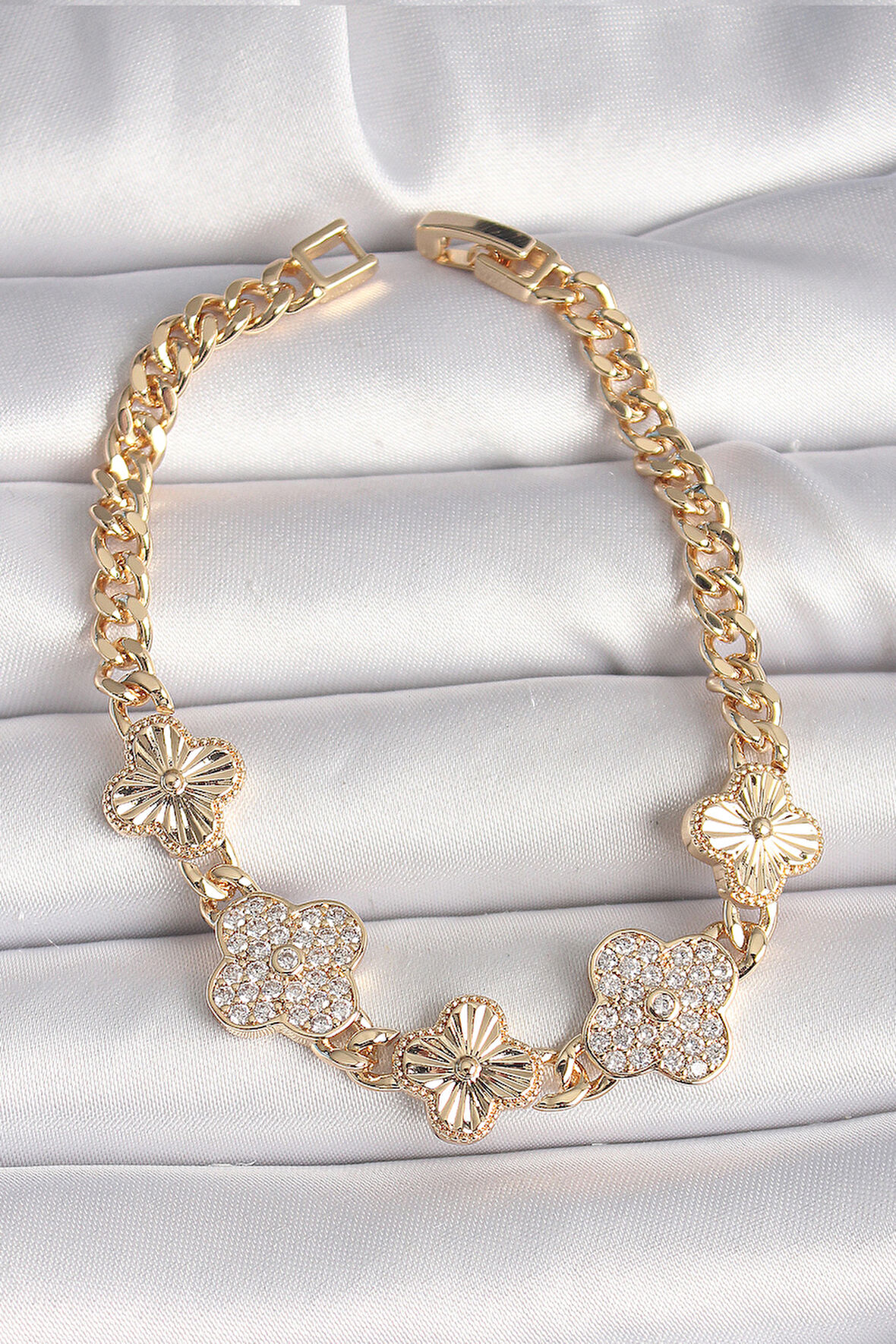 Pirinç Gold Renk Zirkon Taşlı Yonca Model Kadın Bileklik - TJ-BB6836