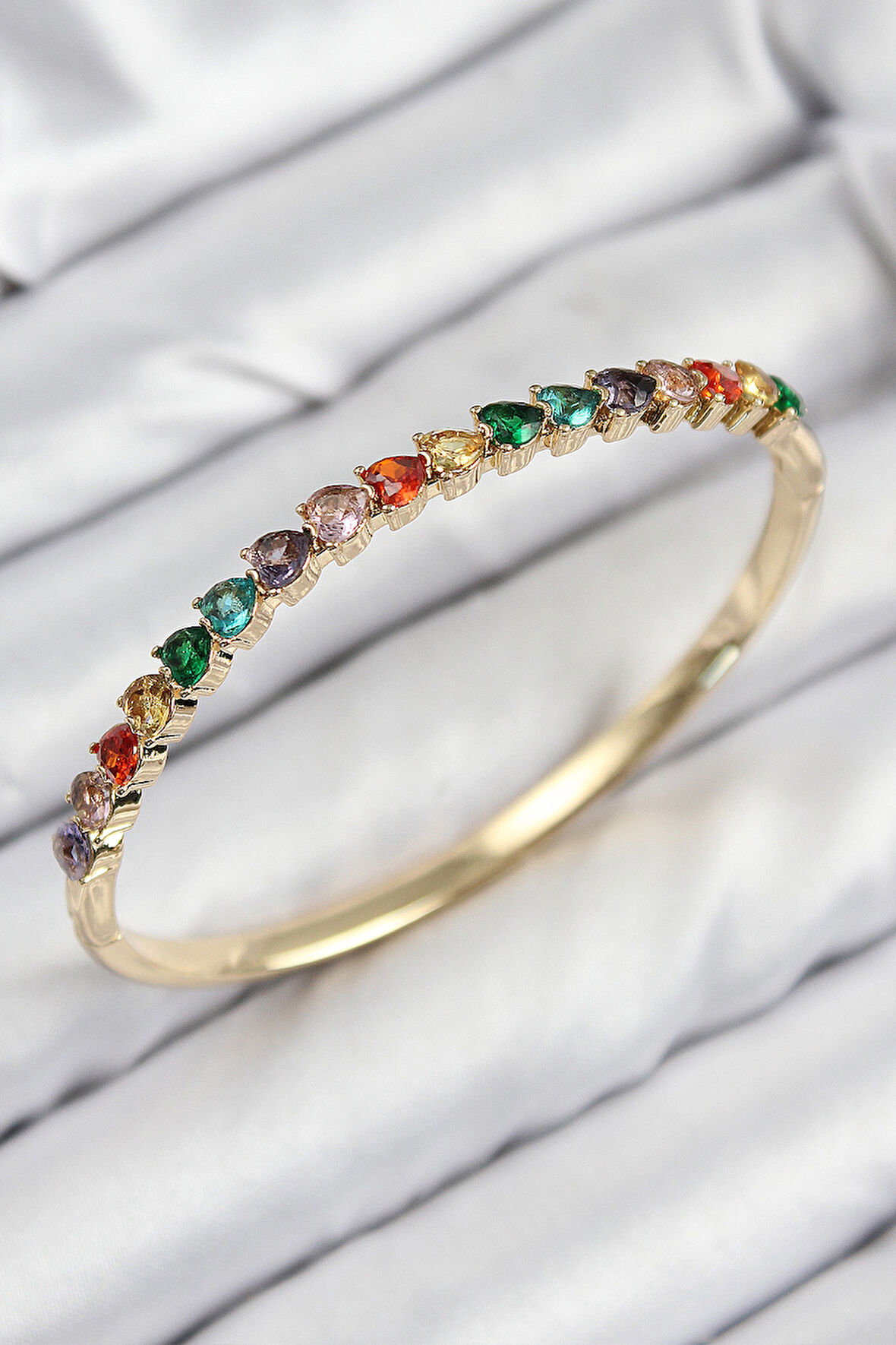 Pirinç Renkli Zirkon Taşlı Kalp Model Gold Renk Kadın Kelepçe - TJ-BB7682