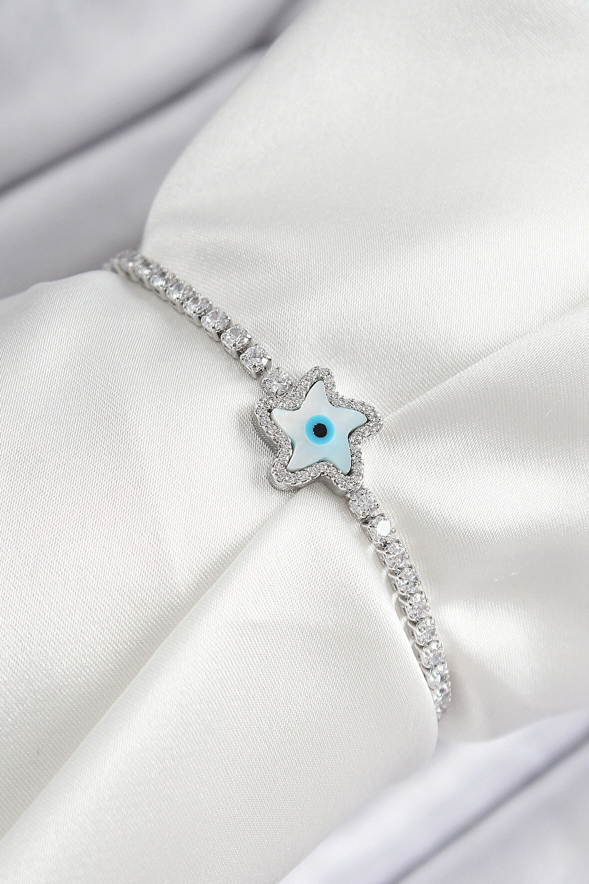 Pirinç Zirkon Taşlı Nazar Yıldız Model Gümüş Renk Asansörlü Kadın Bileklik - TJ-BB7469