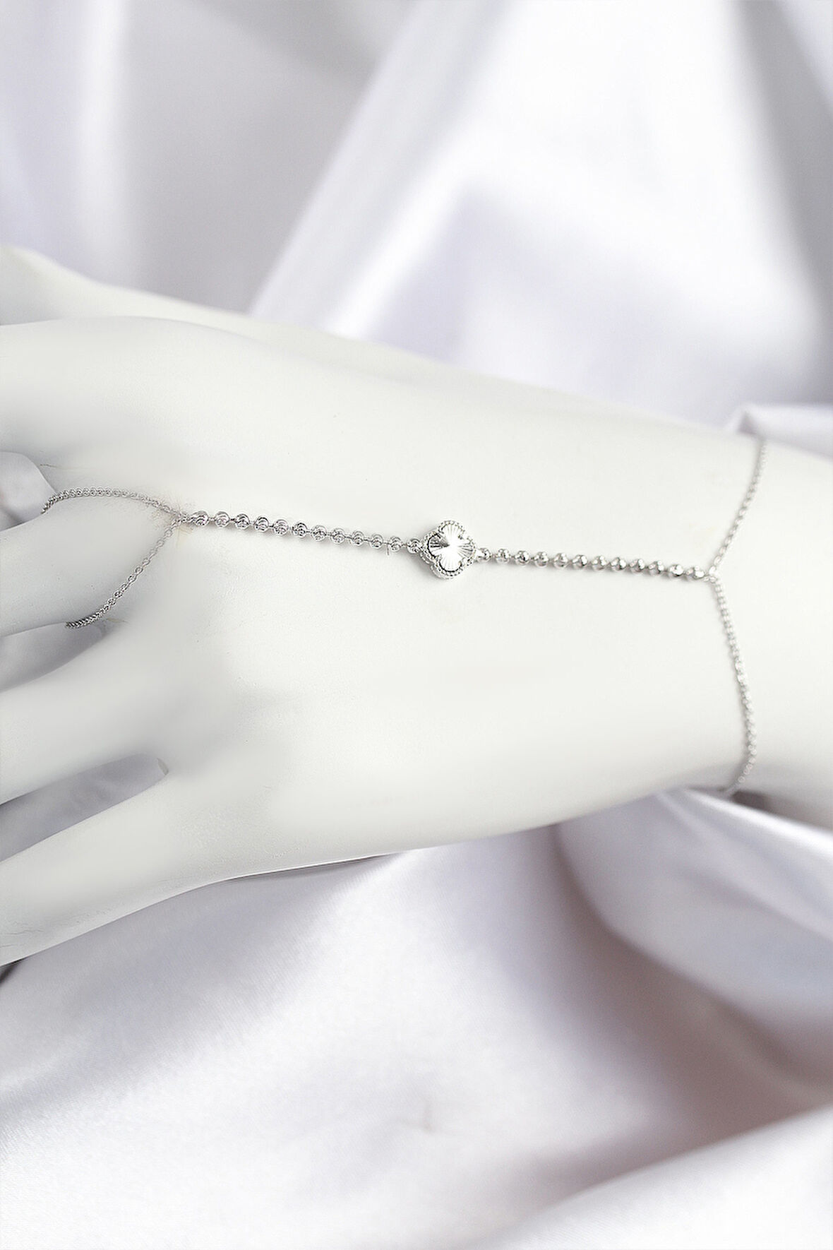 Pirinç Zirkon Taşlı Yonca Model Gümüş Renk Şahmeran - TJ-SN714