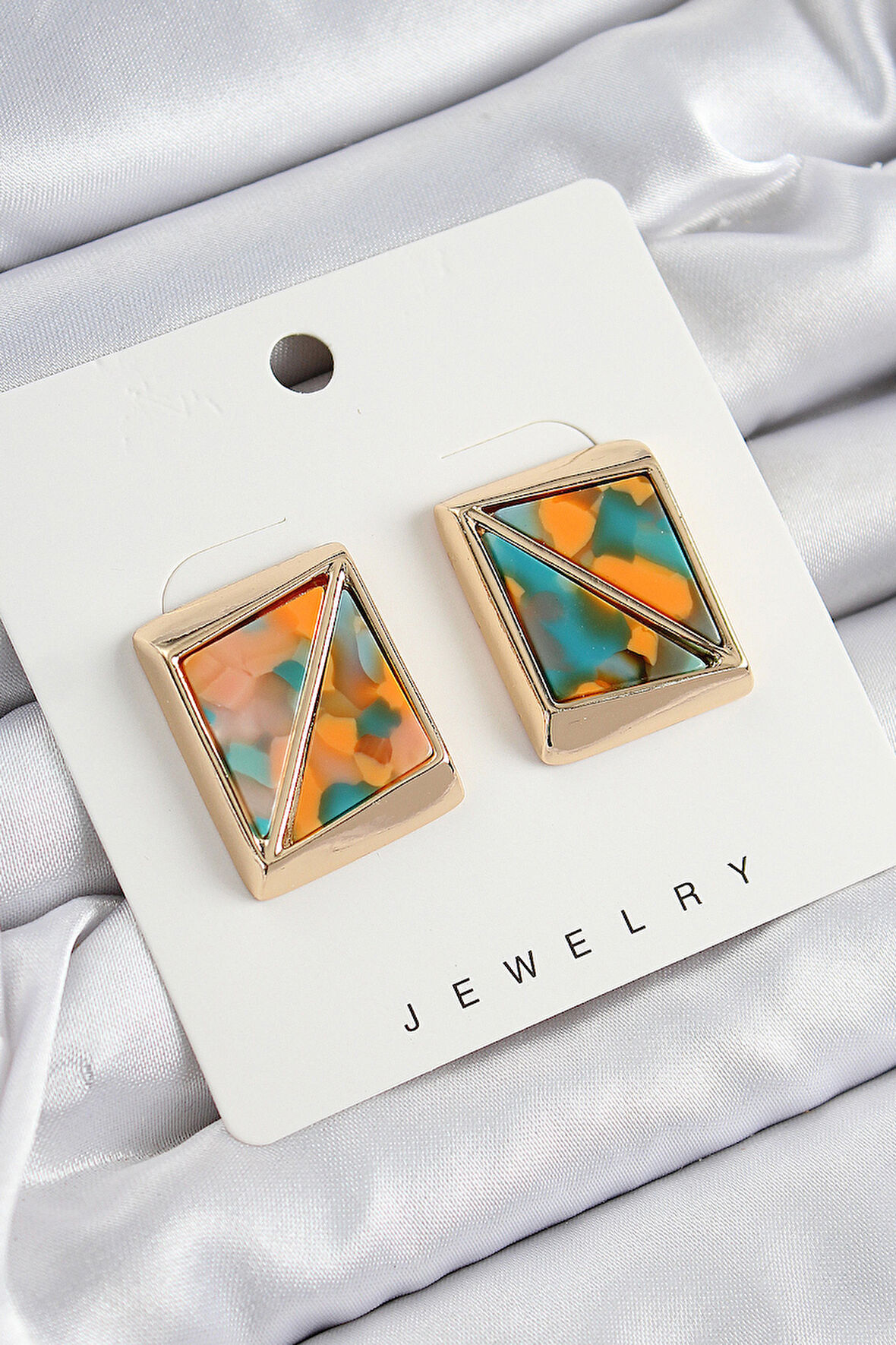 Pirinç  Turuncu Yeşil Üçgen Kesim Detaylı Kare Model Vintage Gold Renk Kadın Küpe - TJ-BKP10872