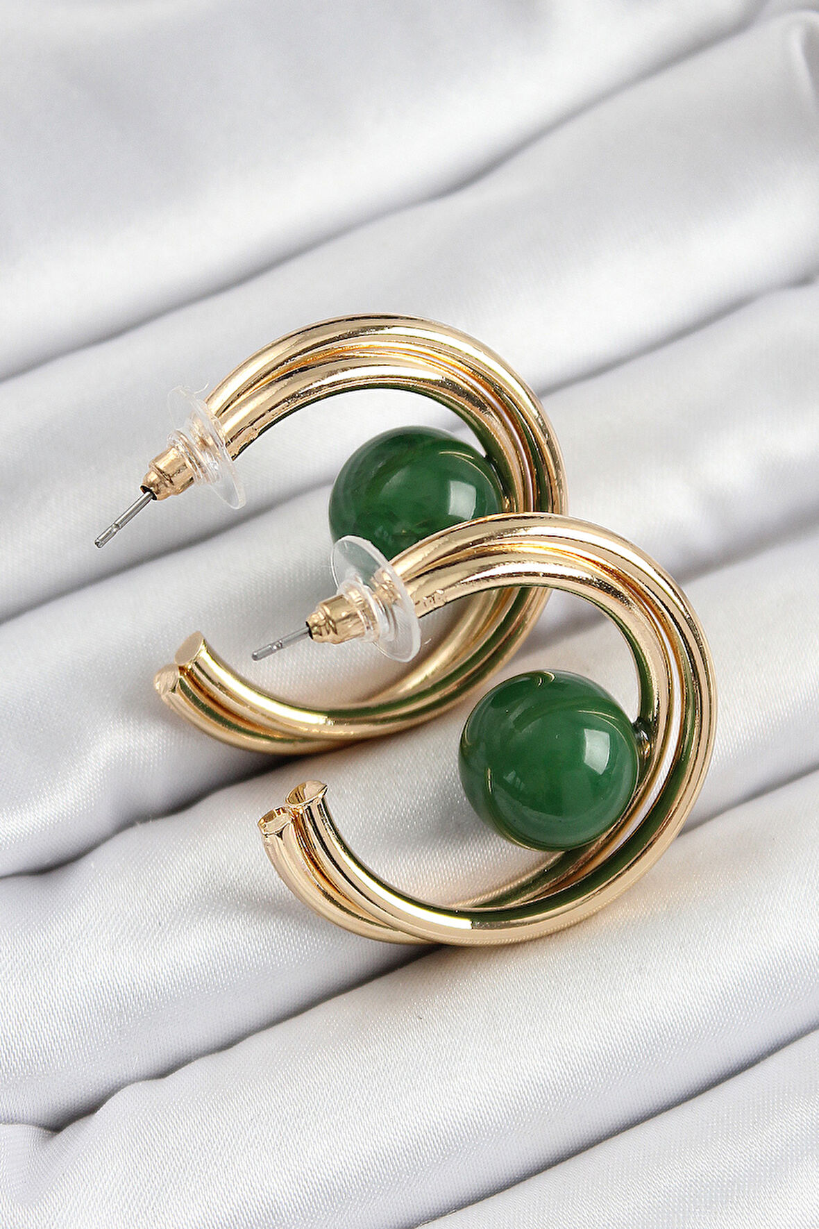 Pirinç Gold Renk Halka Model Yeşil Boncuk Detay Kadın Küpe - TJ-BKP10365