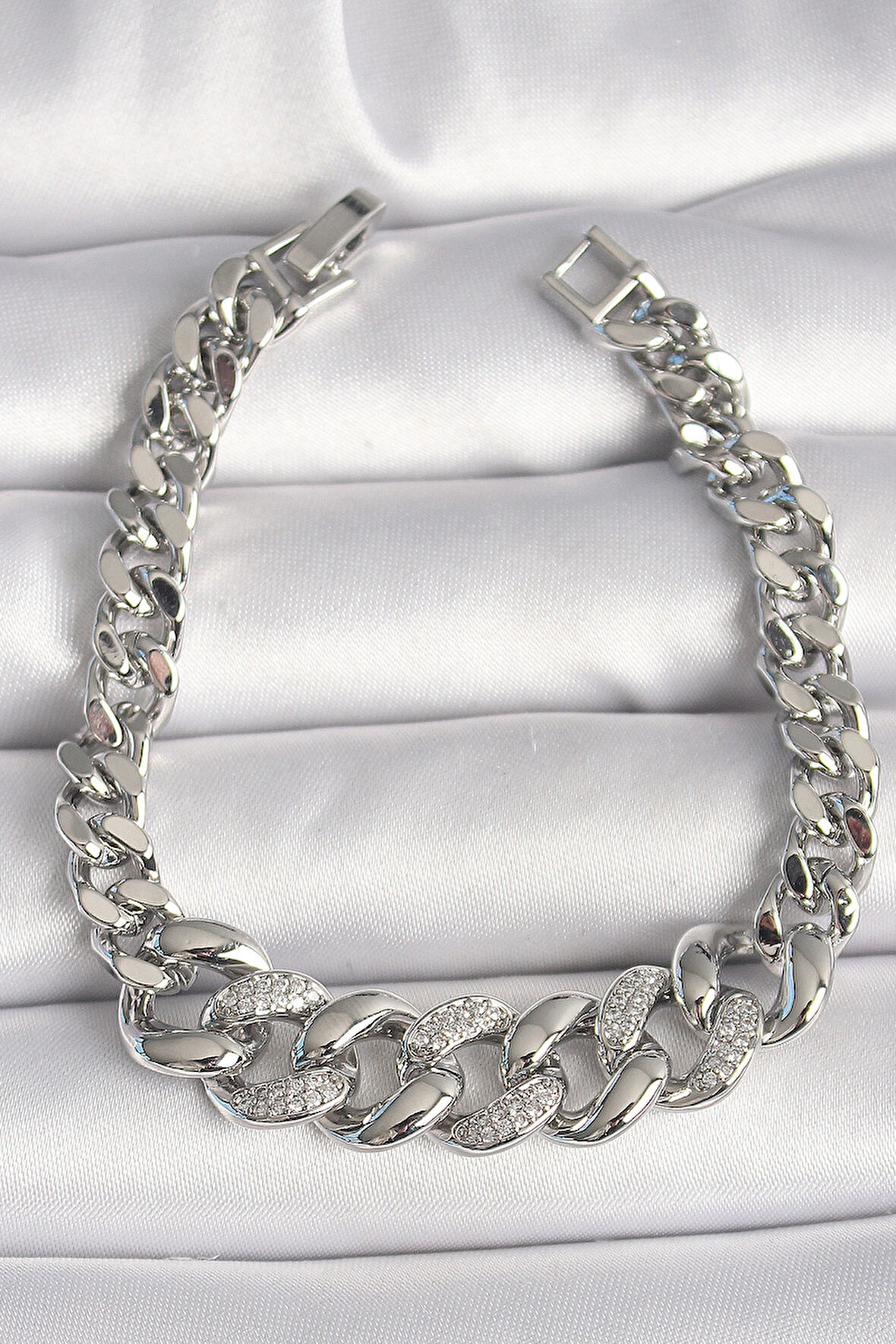 Pirinç Gümüş Renk Zirkon Taşlı Kalın Halka Model Kadın Bileklik - TJ-BB6854