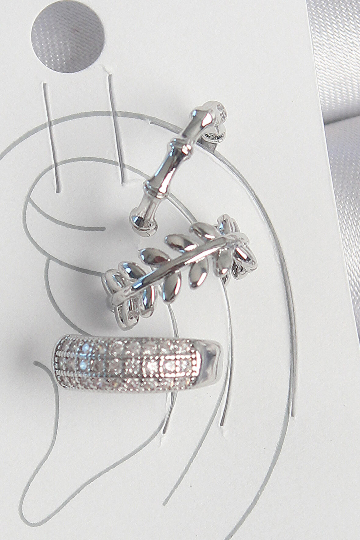 Pirinç Gümüş Renk Zirkon Taşlı 3'Lü Model Yaprak Figür Kadın Kıkırdak Küpe - TJ-BKP10564