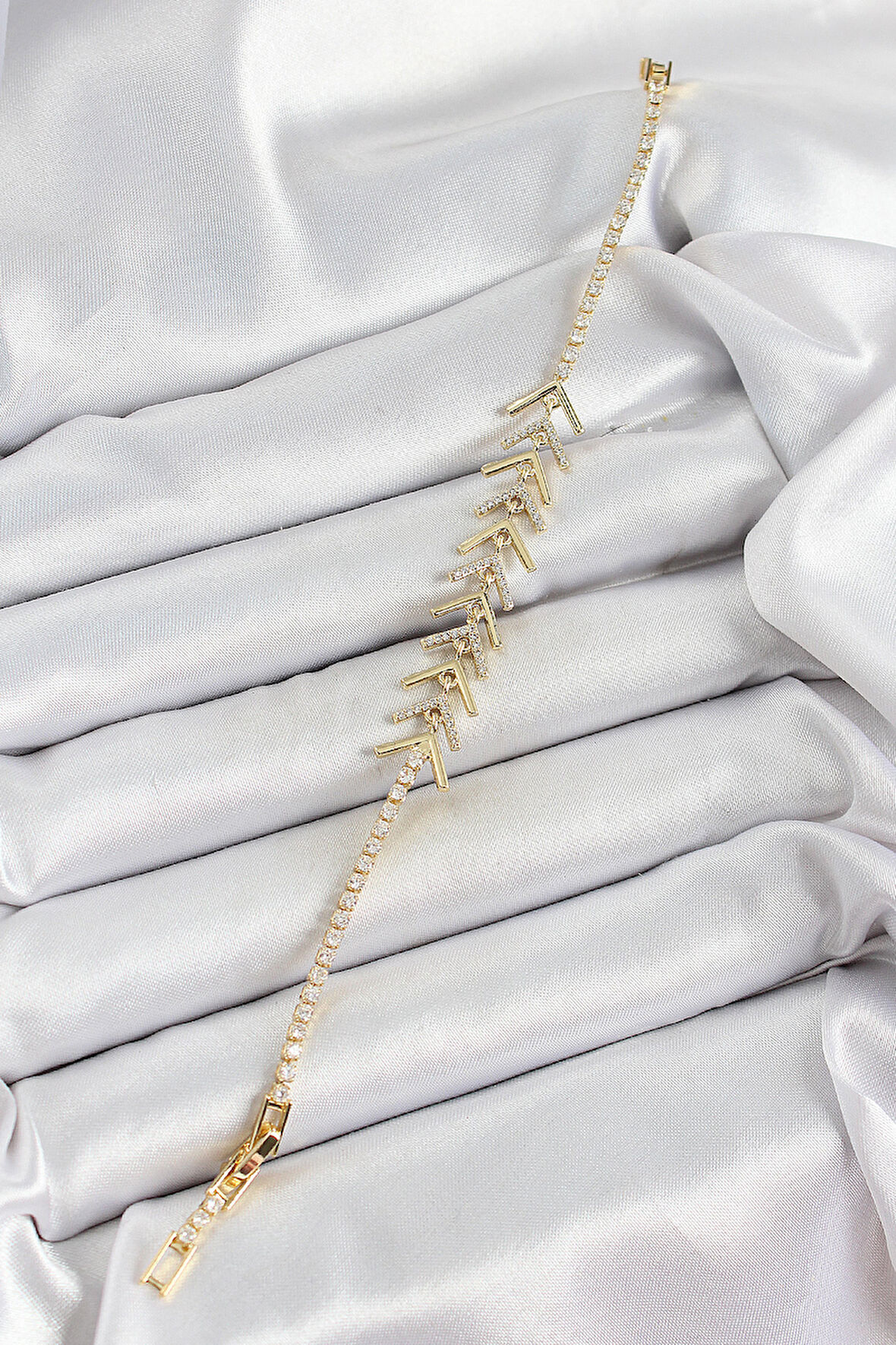 Pirinç Gold Renk Zirkon Taşlı Balık Sırtı Kadın Bileklik - TJ-BB7068