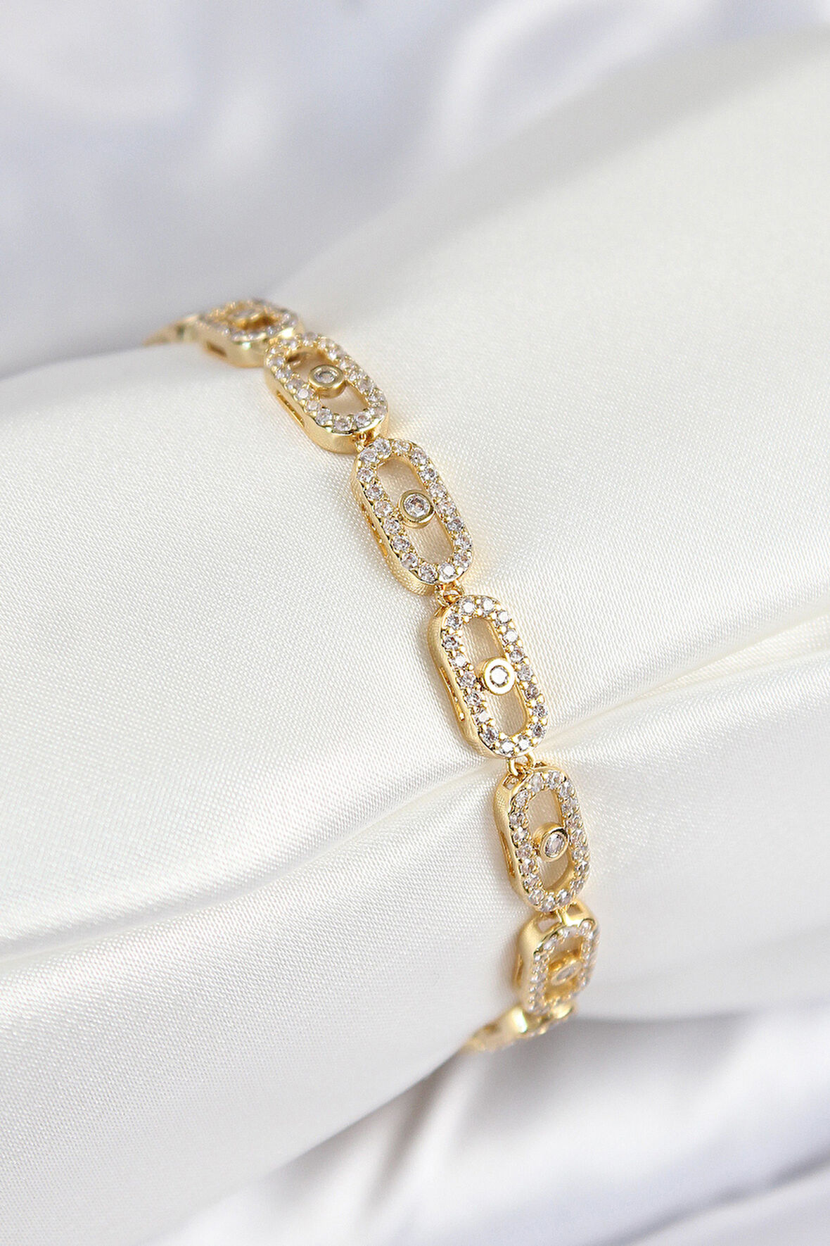 Pirinç Zirkon Taşlı Messika Model Gold Renk VIP Seri Kadın Bileklik - TJ-BB7517