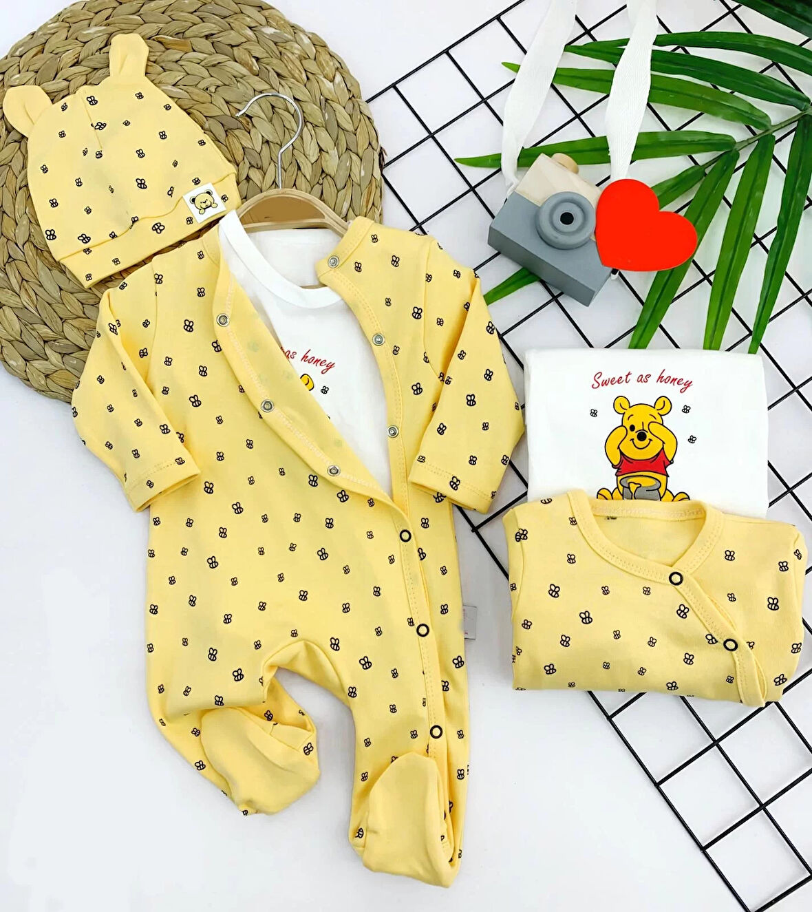 3-6-9-12 Ay Pooh Desenli Şapkalı Sweatli 3lü Kız Erkek Bebek Tulum Sarı