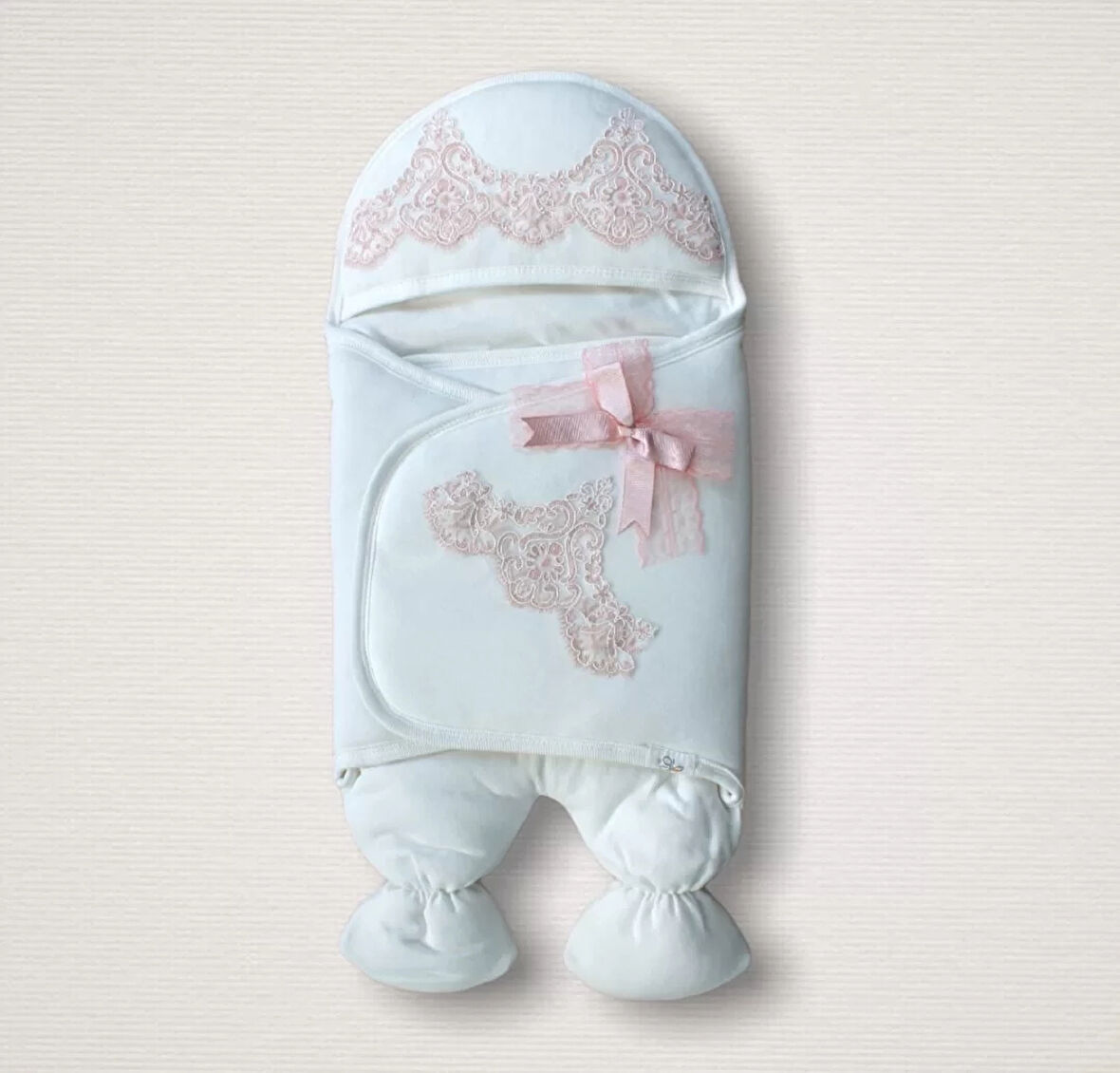Yenidoğan Fistolu Fiyonk Kurdelalı Şapkalı Lüks Kız Erkek Bebek Ayaklı Kundak Bebek Battaniyesi Pembe