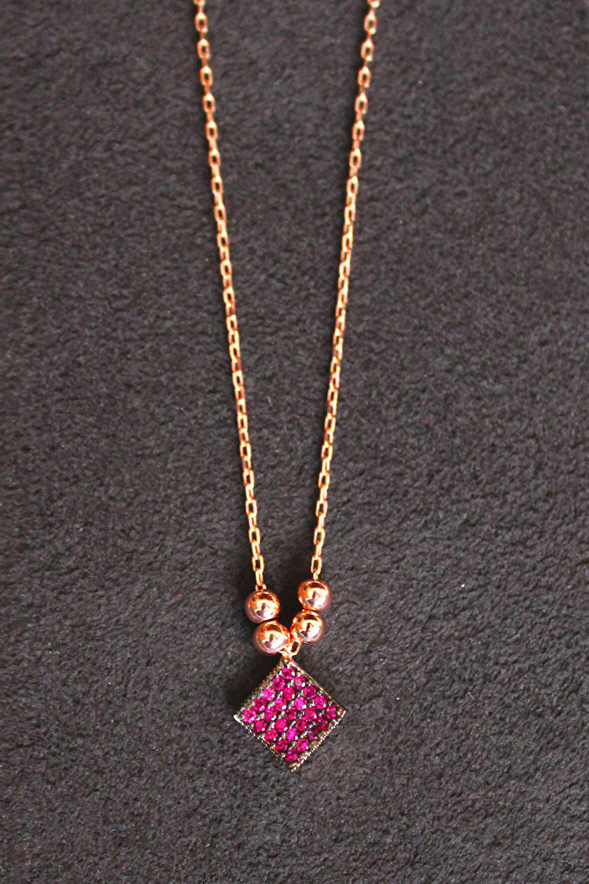925 Ayar Kırmızı Kare Rose Gümüş Kolye (TGK0137)