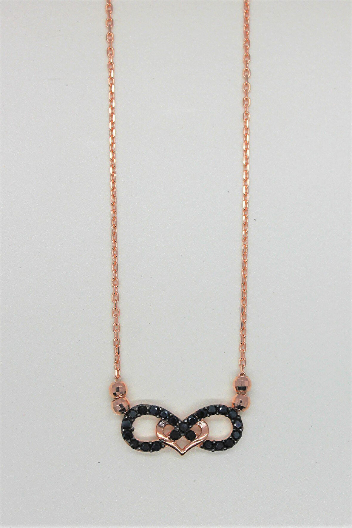 925 Ayar Siyah Sonsuzluk Rose Gümüş Kolye (TGK0173)