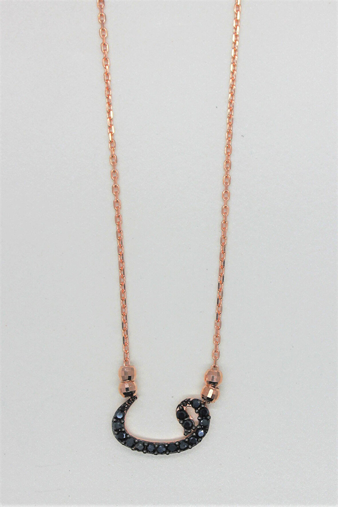 925 Ayar Siyah Vav Rose Gümüş Kolye (TGK0181)