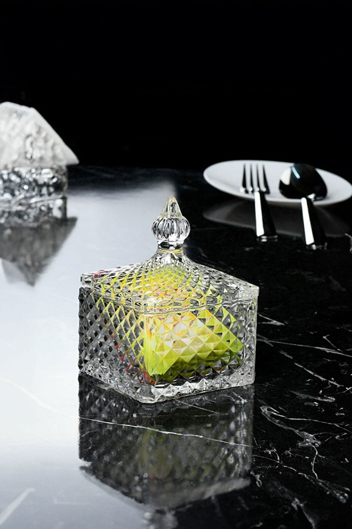 Kristal Model Kapaklı Cam Kare Şekerlik 8x8x12 cm
