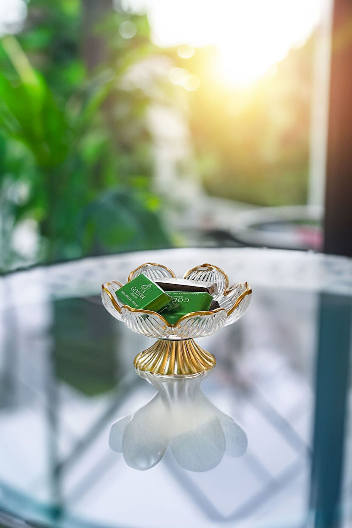 Gold Metal Ayaklı Gold Yaldızlı Lotus Çiçeği 6’lı Kahve Yanı Cam Lokumluk Drajelik Origami Sunumluk
