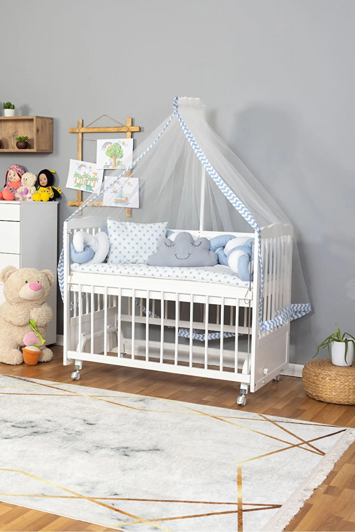 Ahşap Beşik Anne Yanı Beşik Beyaz 60x120 - Mavi Beyaz Örgü Uyku Seti Seti + Yatak + Tekerlekli