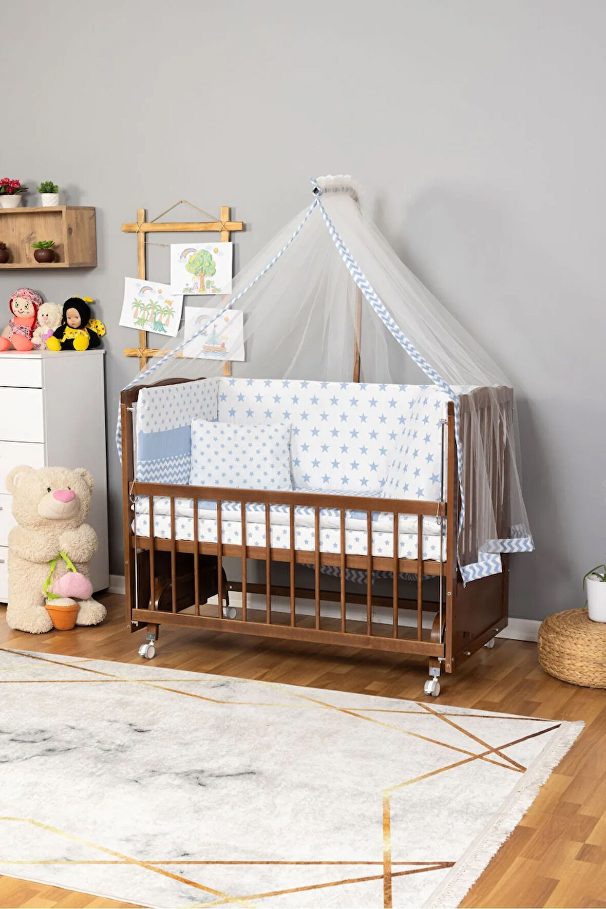 Ahşap Beşik Anne Yanı Beşik Ceviz 60x120 - Mavi Yıldız Tek Yastık Uyku Seti + Yatak + Tekerlekli