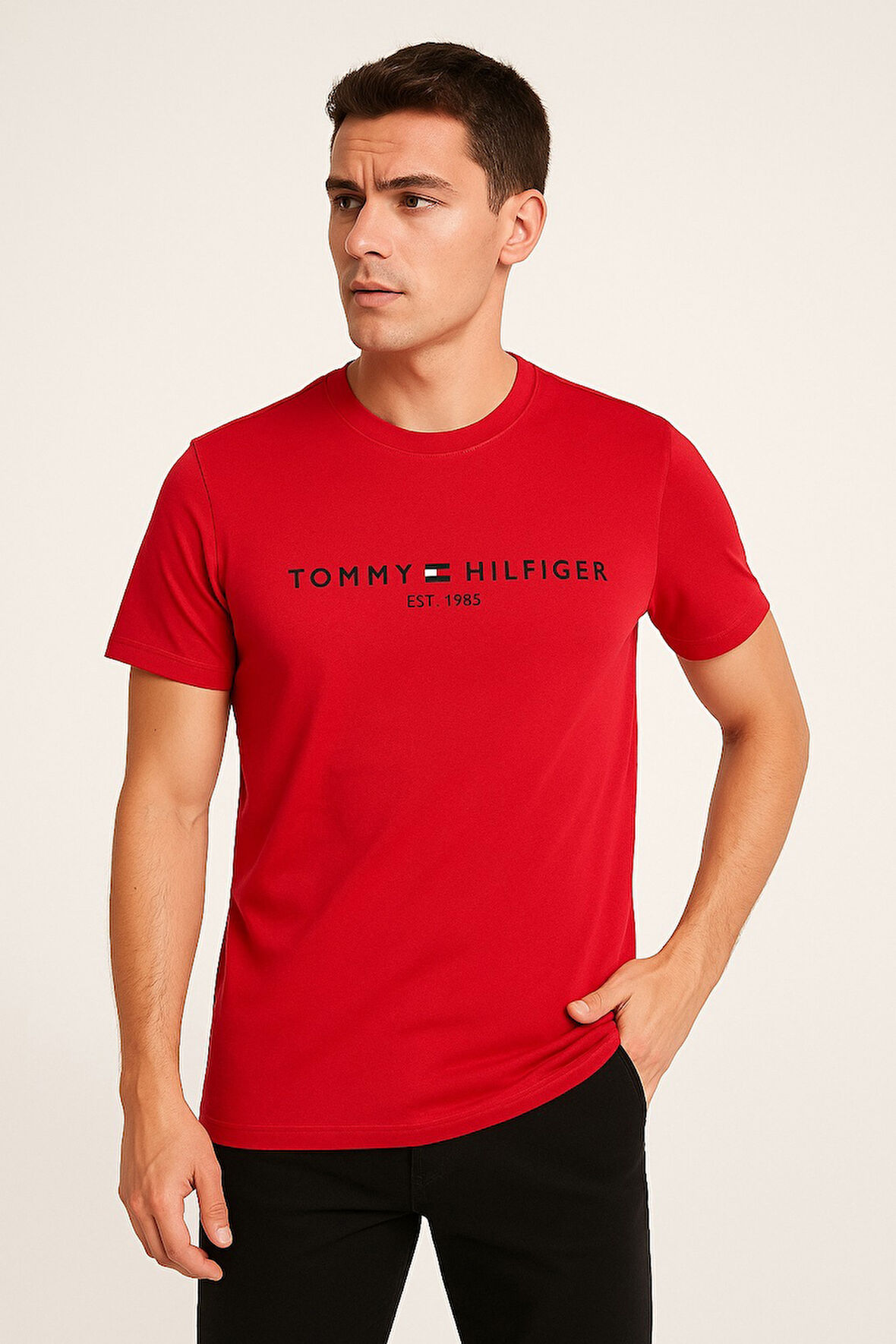 TREND KAPINDA TOMMY HİLFİGER BİSİKLET YAKA NAKIŞLI T-SHİRT KIRMIZI