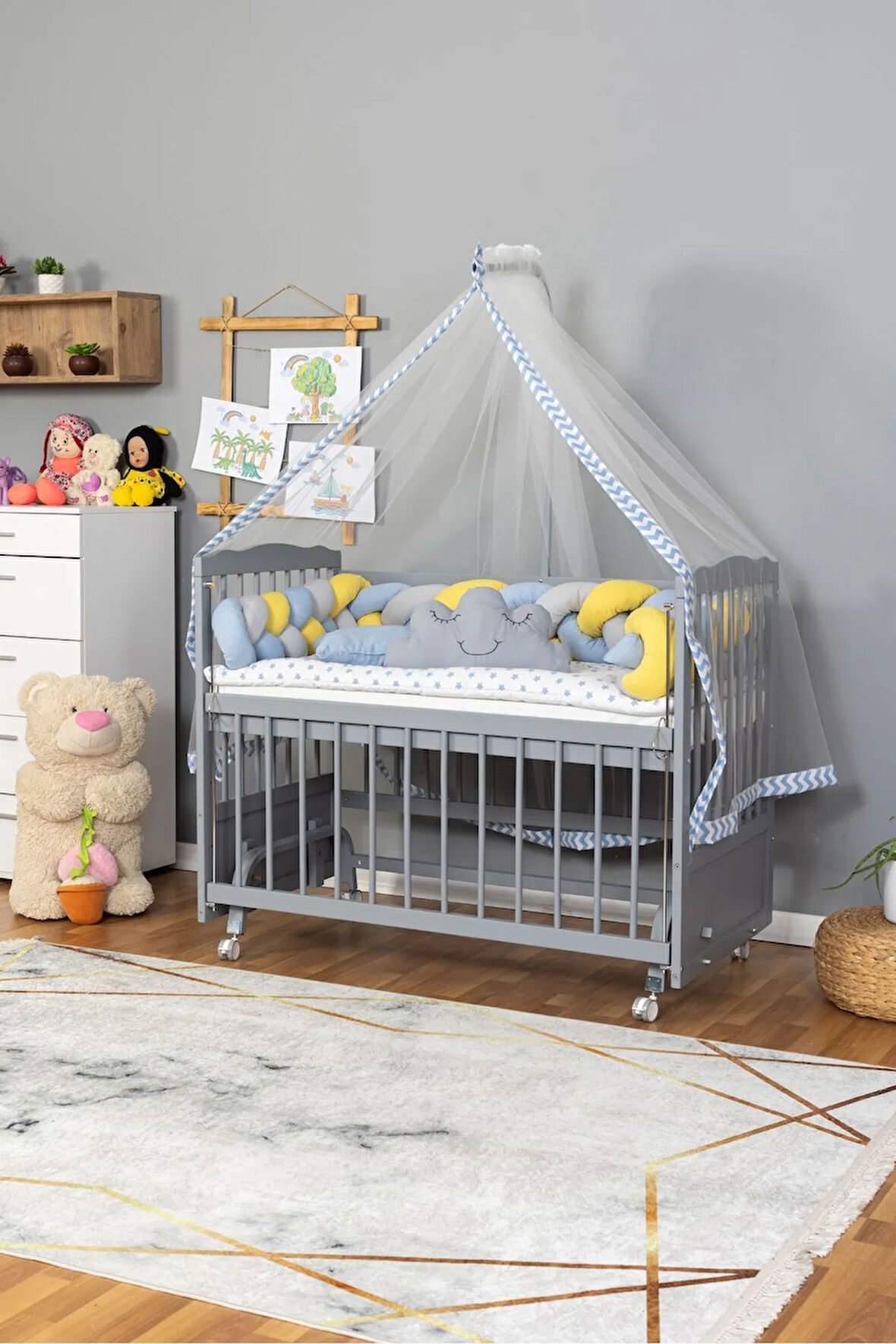 Ahşap Beşik Anne Yanı Beşik Gri 60x120 - Mavi Sarı Örgü Uyku Seti Seti + Yatak + Tekerlekli
