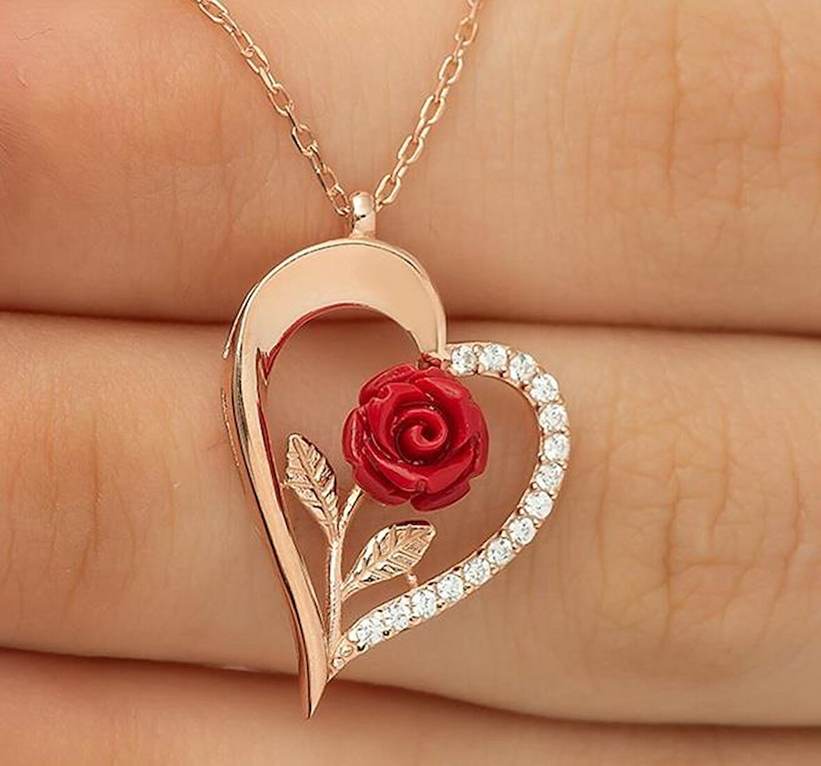 Özel Tasarım Kalp İçinde Gül Detaylı 925 Ayar Gümüş Kolye ROSE