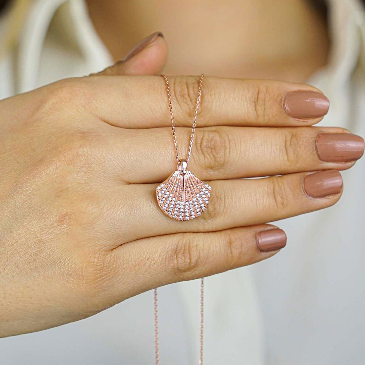 İstiridye Kabuğu Tasarımlı İsim Yazılabilir 925 Ayar Gümüş Kadın Kolye 