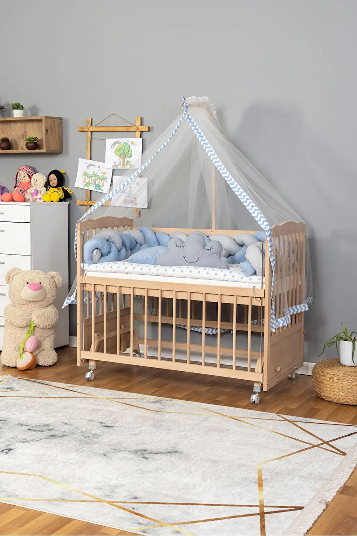 Ahşap Beşik Anne Yanı Beşik Organik 60x120 - Mavi Gri Örgü Uyku Seti Seti + Yatak + Tekerlekli