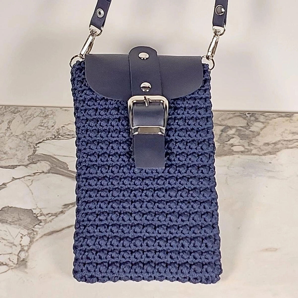 Cep telefonu çantası