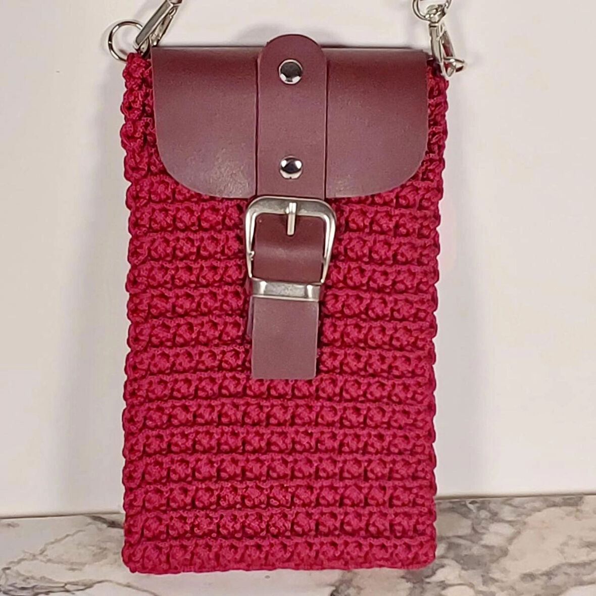 Cep telefonu çantası