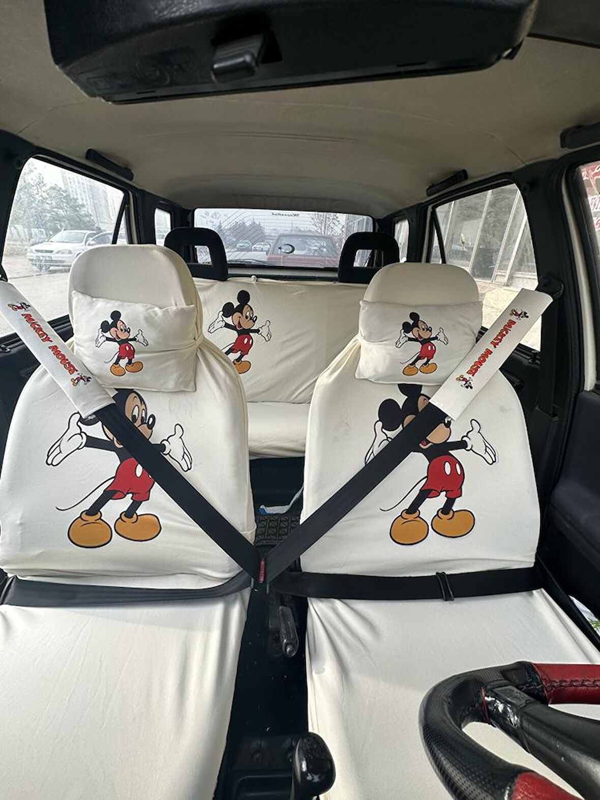 Mickey Mouse Oto Servis Kılıfı, Kemer Pedi, Yastık Takımı Beyaz