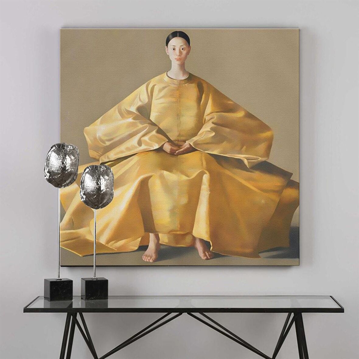 TABLOLIFE Sarı Elbiseli Kadın - Yağlı Boya Dokulu Tablo 80X80,Çerçeve;Gümüş