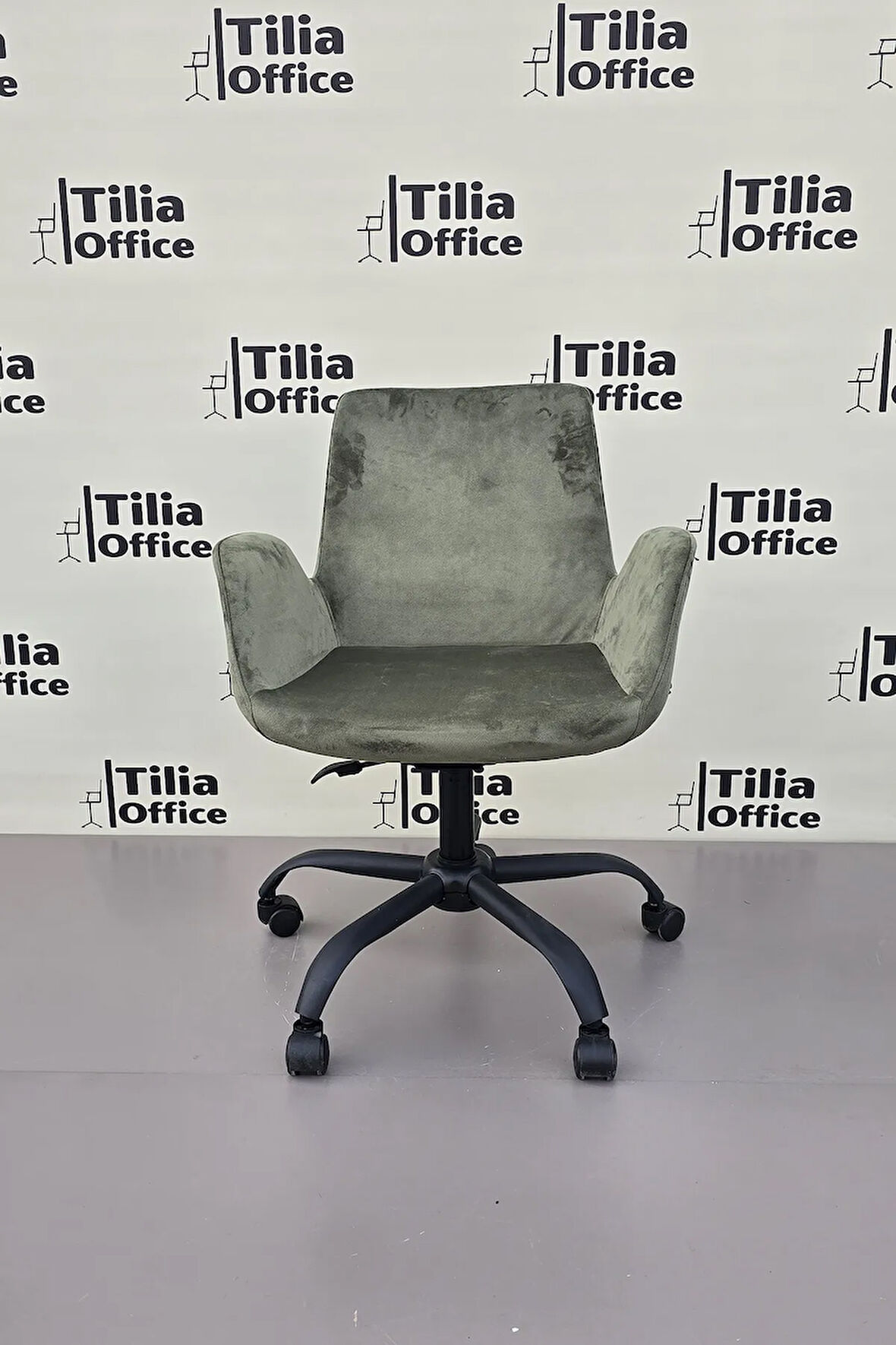 Maki Çalışma ve Çocuk Koltuğu Siyah Yonca Ayak